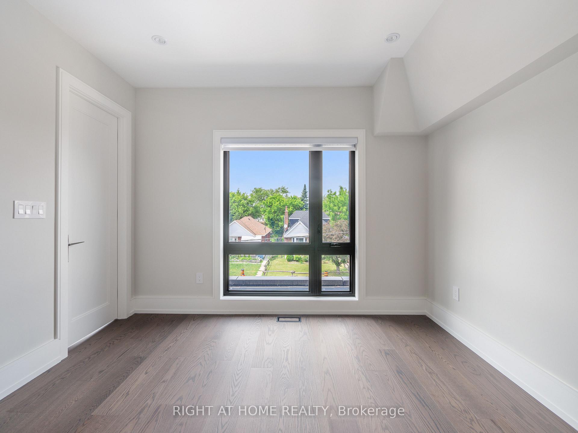 327 Melrose St, Toronto, ON M8Z1G7 | 3 Bedroom 5 Bathroom Detached House | Image 28