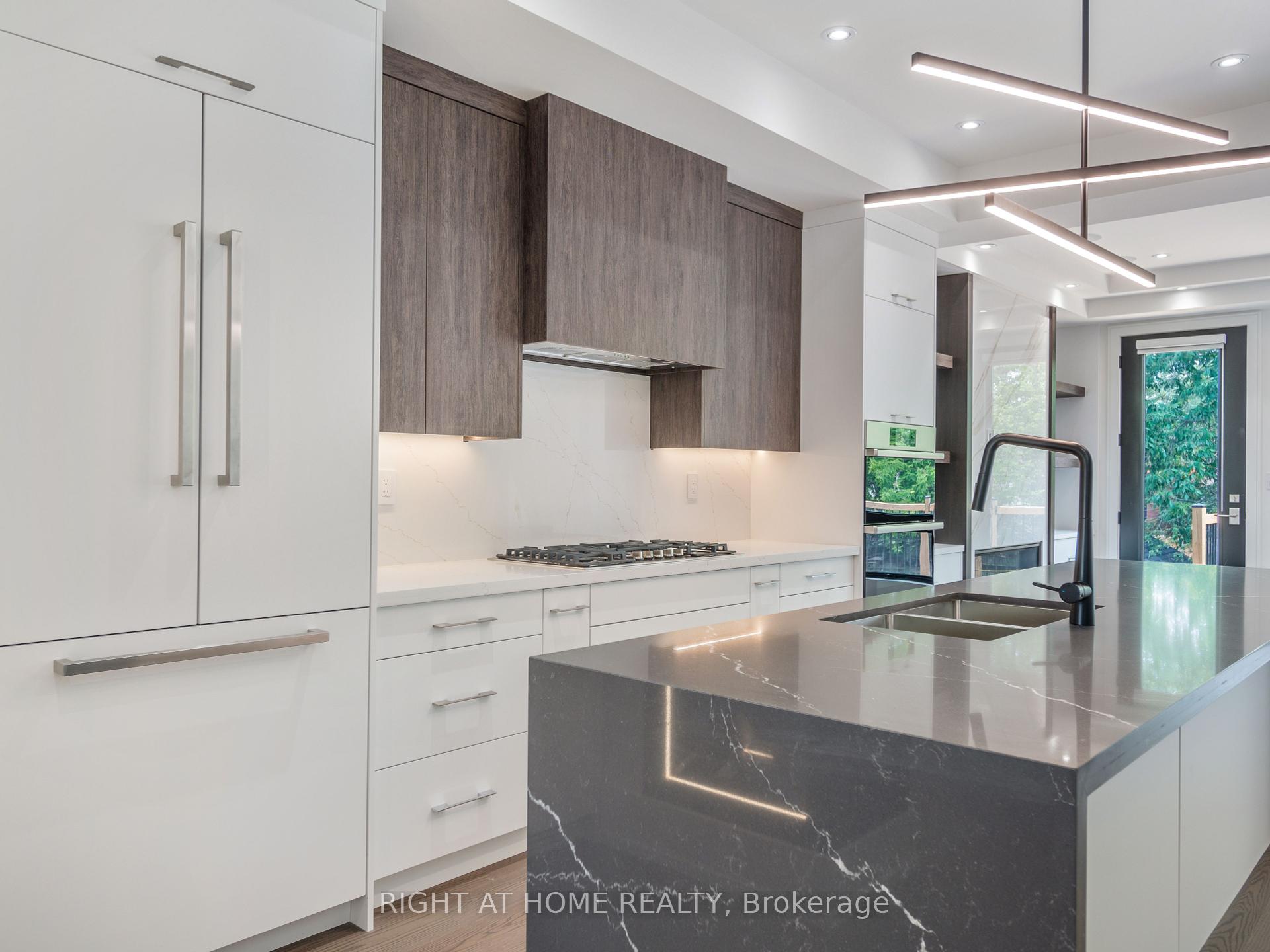 327 Melrose St, Toronto, ON M8Z1G7 | 3 Bedroom 5 Bathroom Detached House | Image 9