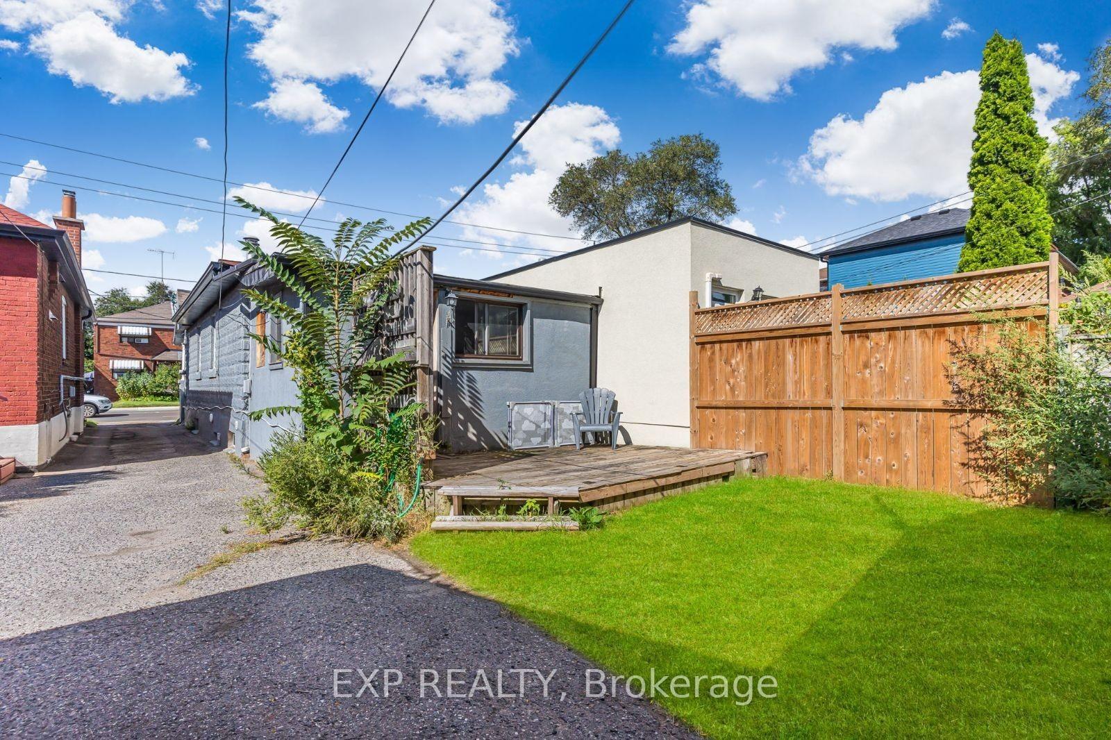 491 Jane St, Toronto, ON M6S4A1 | 2 Bedroom 2 Bathroom Semi-Detached House | Image 23