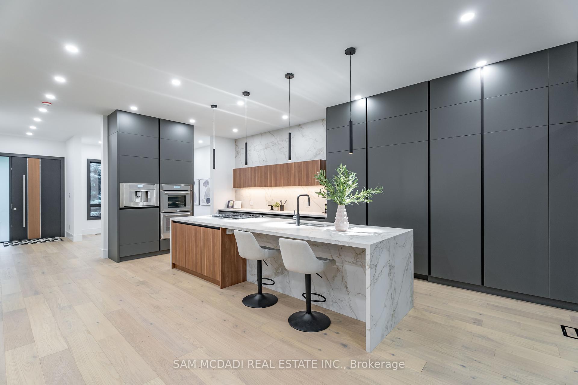 32 Swan Ave, Toronto, ON M9B1V4 | 4 Bedroom 5 Bathroom Detached House | Image 12