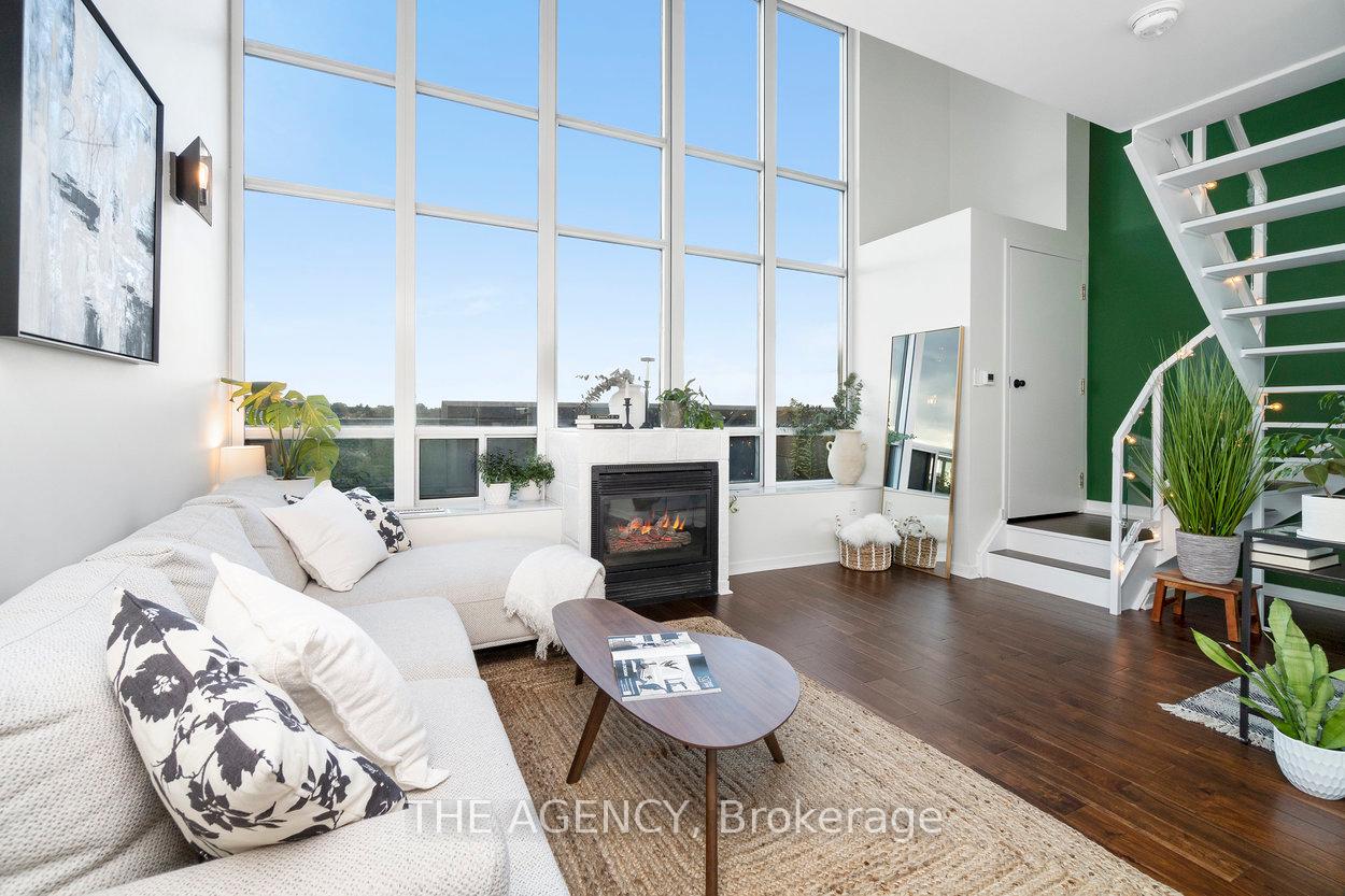 #526 - 250 Manitoba St, Toronto, ON M8Y4G8 | 1 Bedroom 1 Bathroom Condo Apt | Image 1