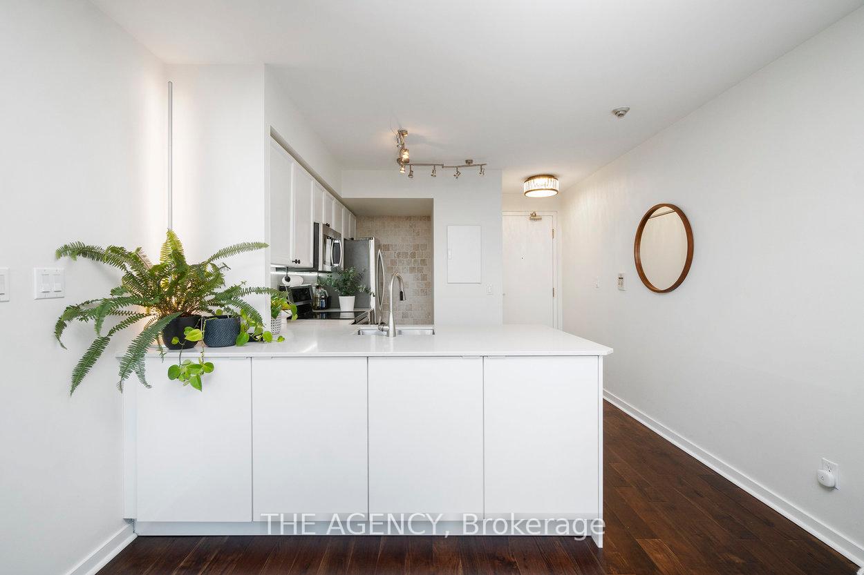 #526 - 250 Manitoba St, Toronto, ON M8Y4G8 | 1 Bedroom 1 Bathroom Condo Apt | Image 7