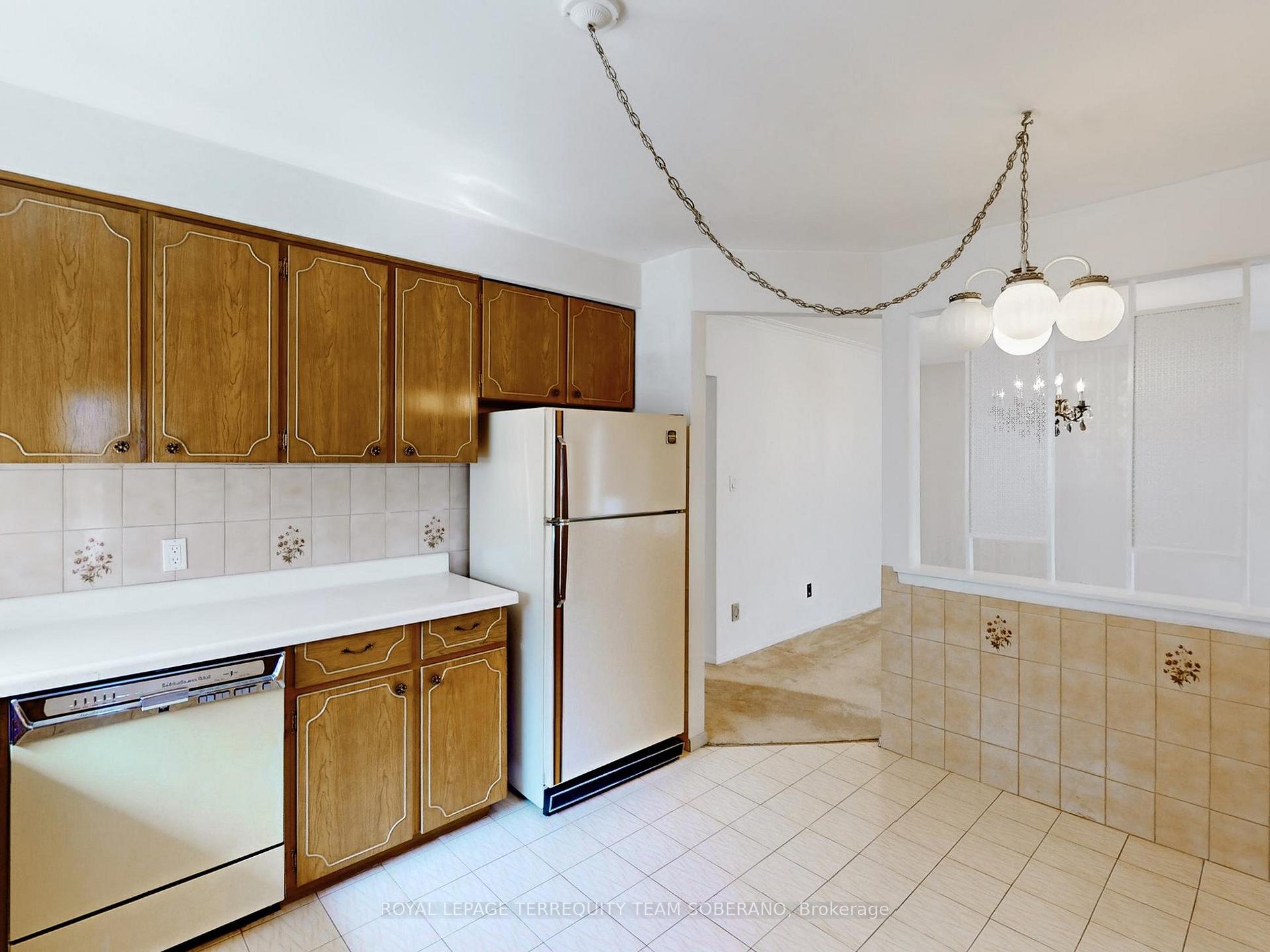 10 Bengal Crt, Toronto, ON M3L1X9 | 3 Bedroom 2 Bathroom Semi-Detached House | Image 12