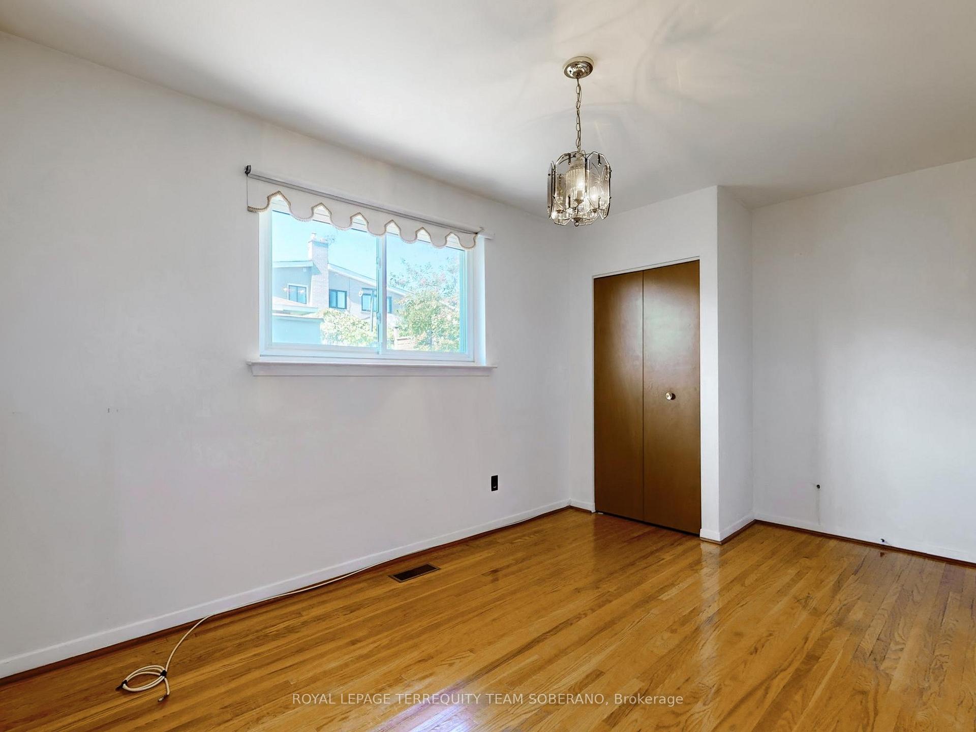 10 Bengal Crt, Toronto, ON M3L1X9 | 3 Bedroom 2 Bathroom Semi-Detached House | Image 19