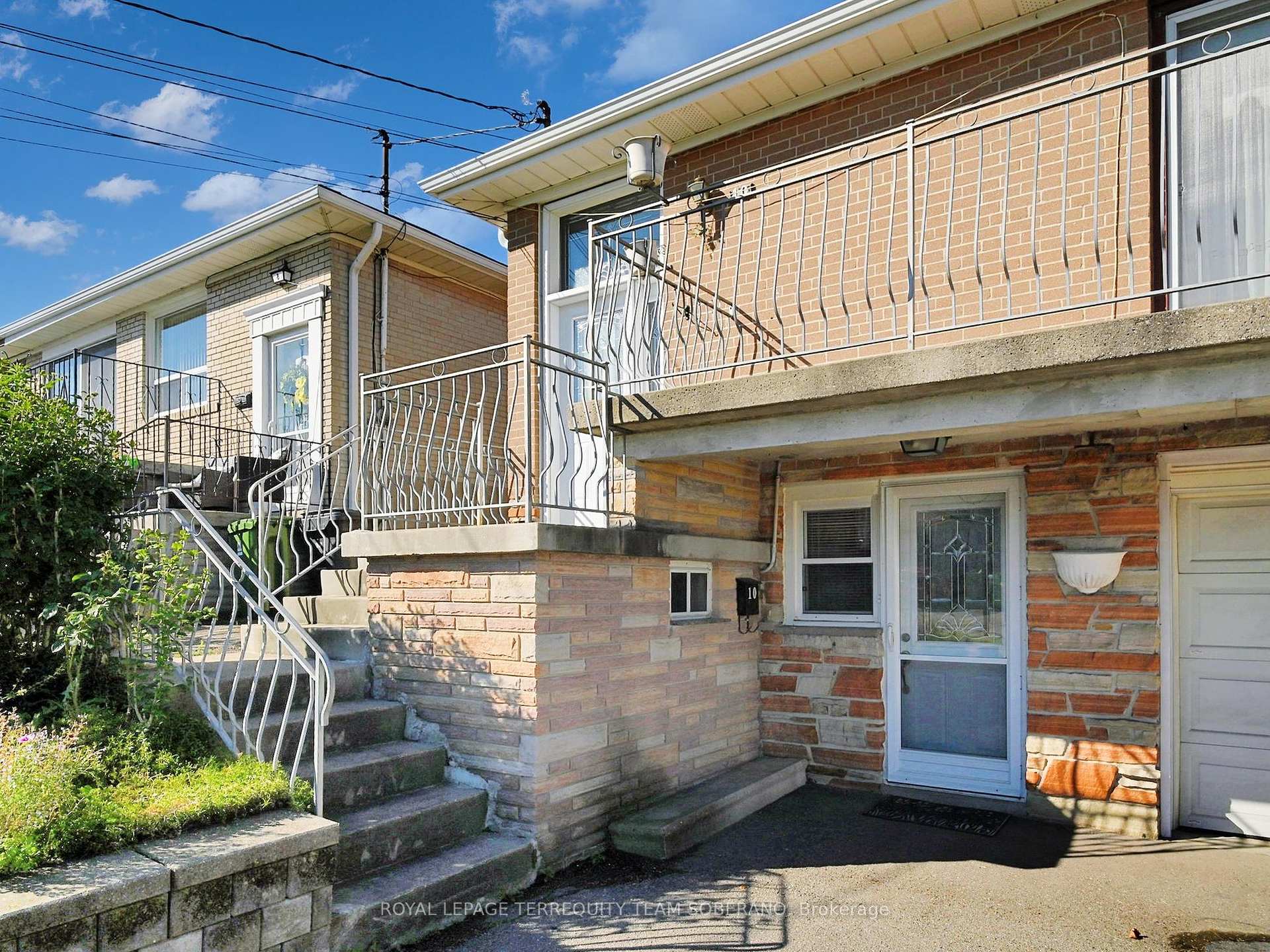 10 Bengal Crt, Toronto, ON M3L1X9 | 3 Bedroom 2 Bathroom Semi-Detached House | Image 2
