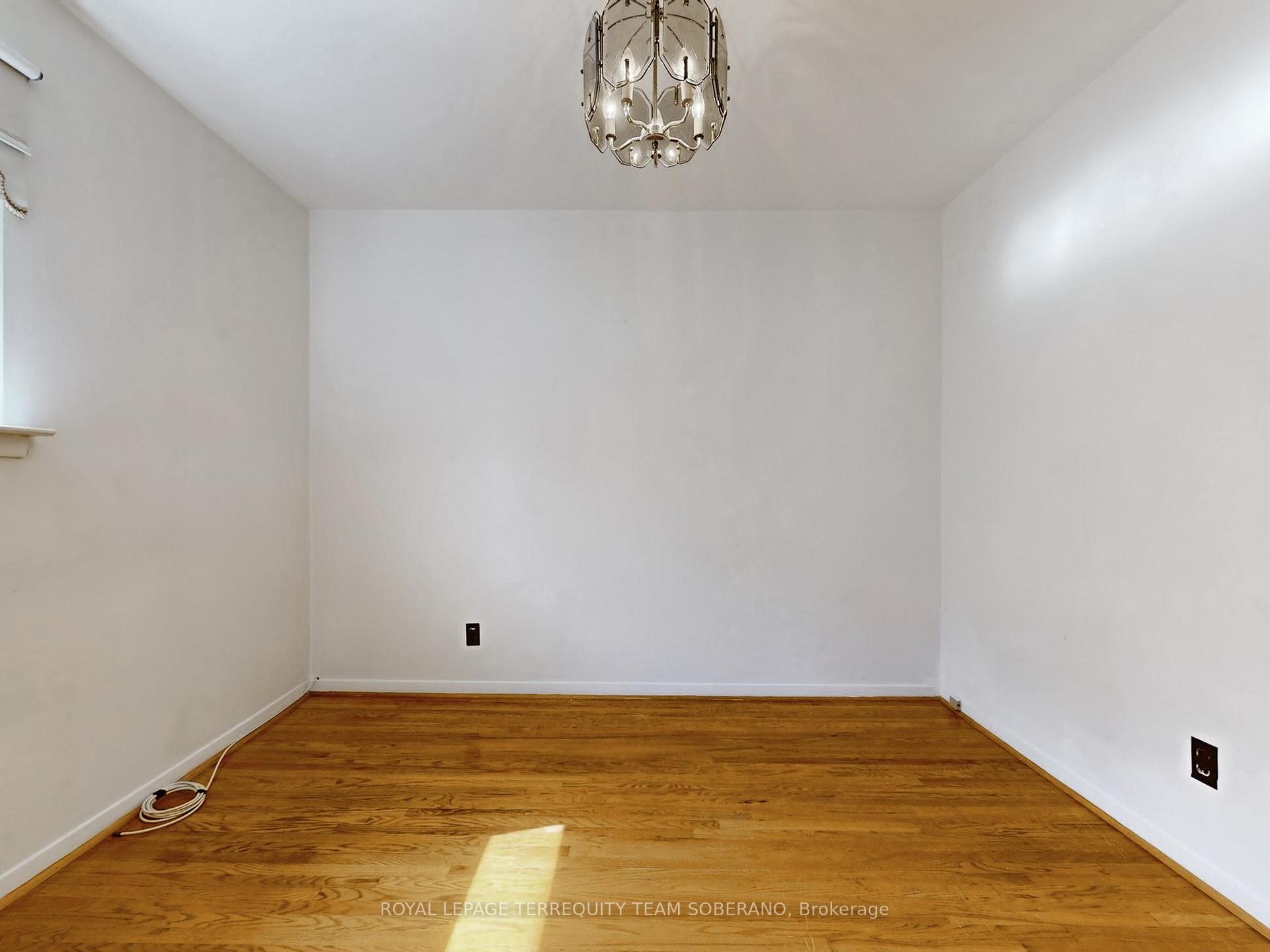 10 Bengal Crt, Toronto, ON M3L1X9 | 3 Bedroom 2 Bathroom Semi-Detached House | Image 22