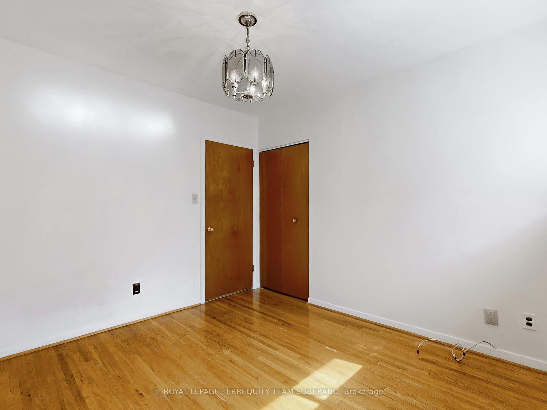 10 Bengal Crt, Toronto, ON M3L1X9 | 3 Bedroom 2 Bathroom Semi-Detached House | Image 23