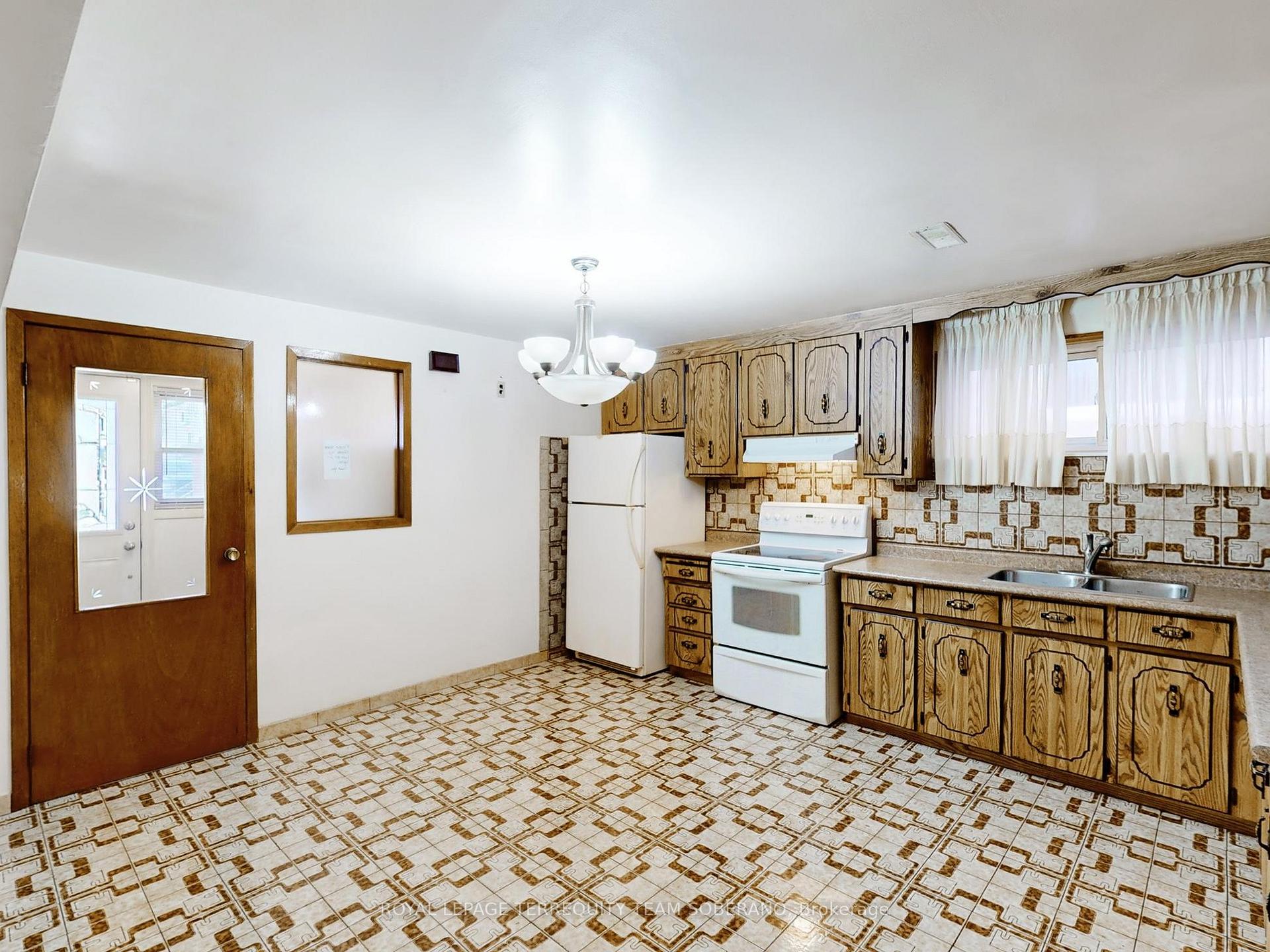 10 Bengal Crt, Toronto, ON M3L1X9 | 3 Bedroom 2 Bathroom Semi-Detached House | Image 30