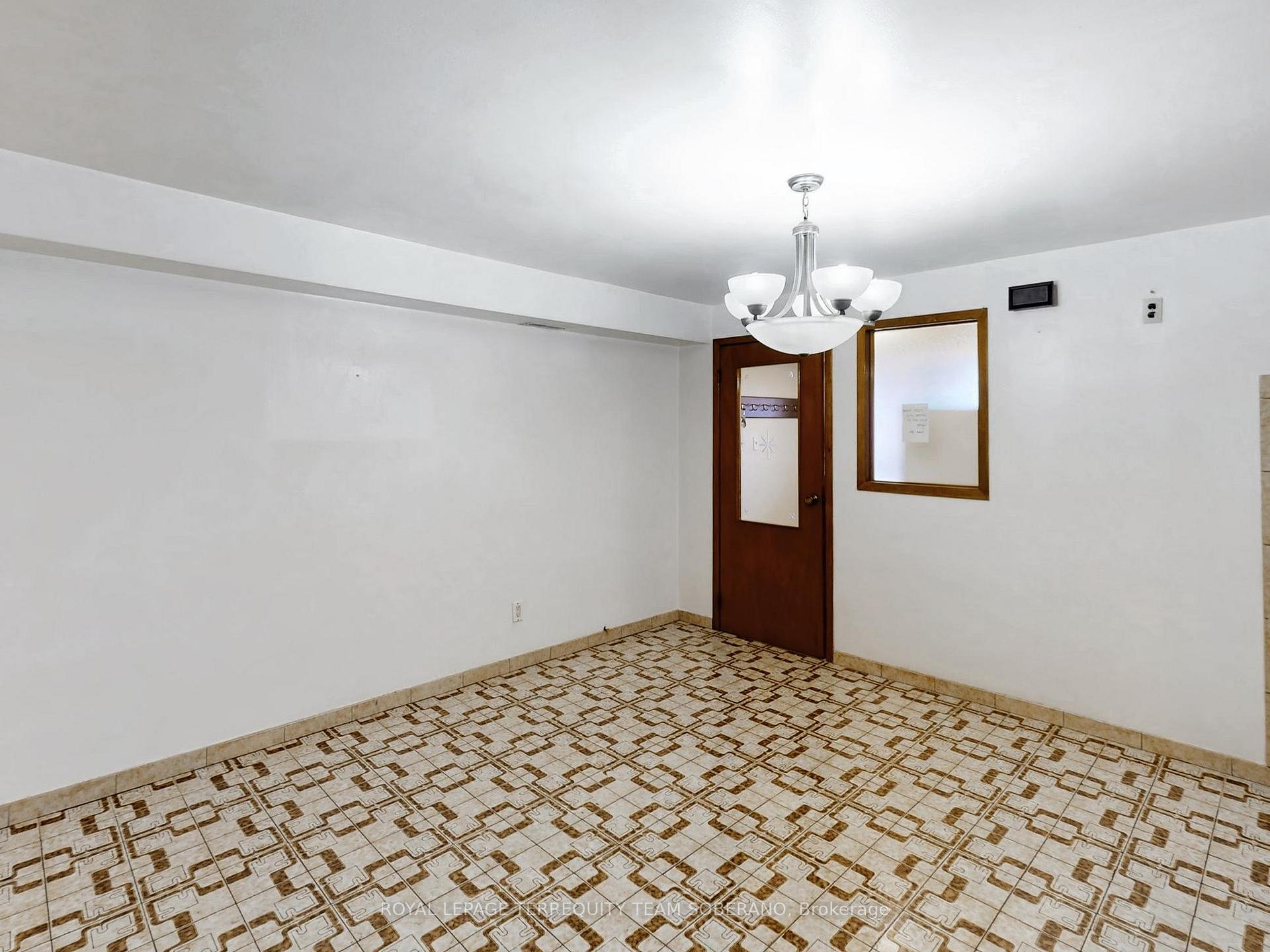 10 Bengal Crt, Toronto, ON M3L1X9 | 3 Bedroom 2 Bathroom Semi-Detached House | Image 32