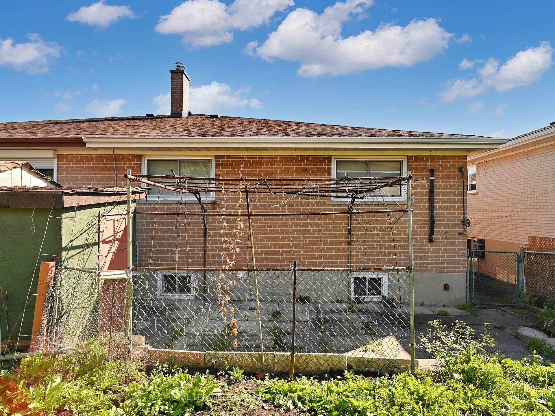 10 Bengal Crt, Toronto, ON M3L1X9 | 3 Bedroom 2 Bathroom Semi-Detached House | Image 36