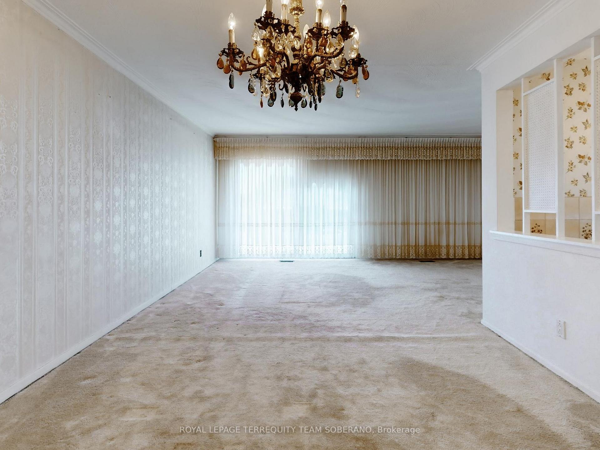 10 Bengal Crt, Toronto, ON M3L1X9 | 3 Bedroom 2 Bathroom Semi-Detached House | Image 6