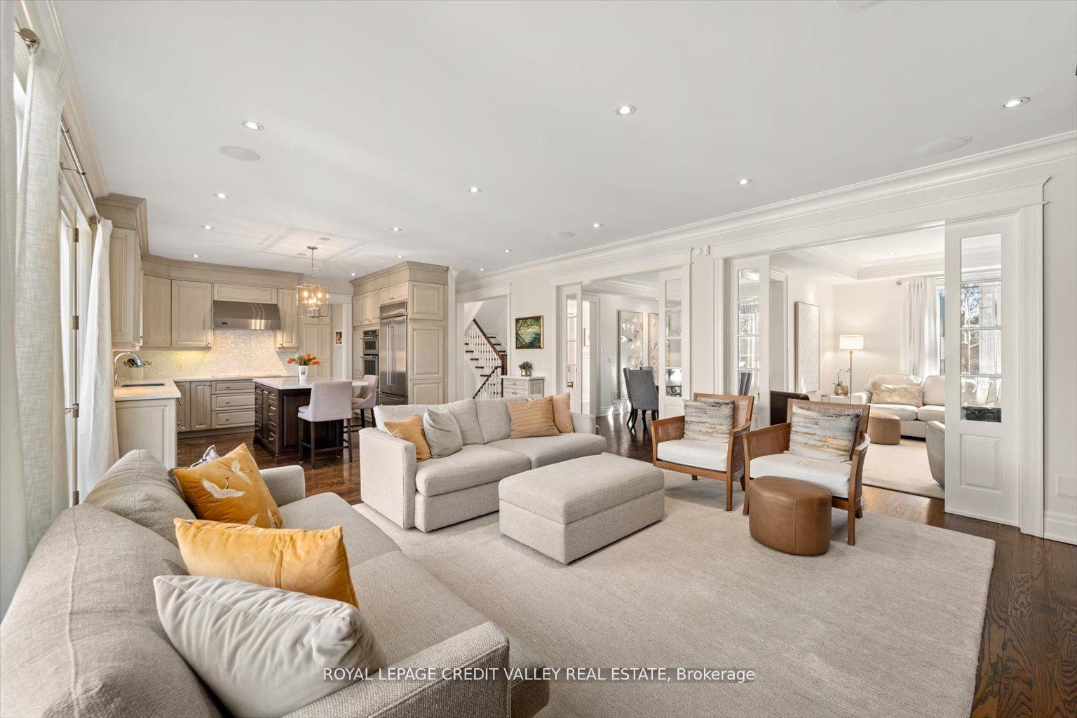 128 Laurel Ave, Toronto, ON M9B4T6 | 4 Bedroom 5 Bathroom Detached House | Image 11