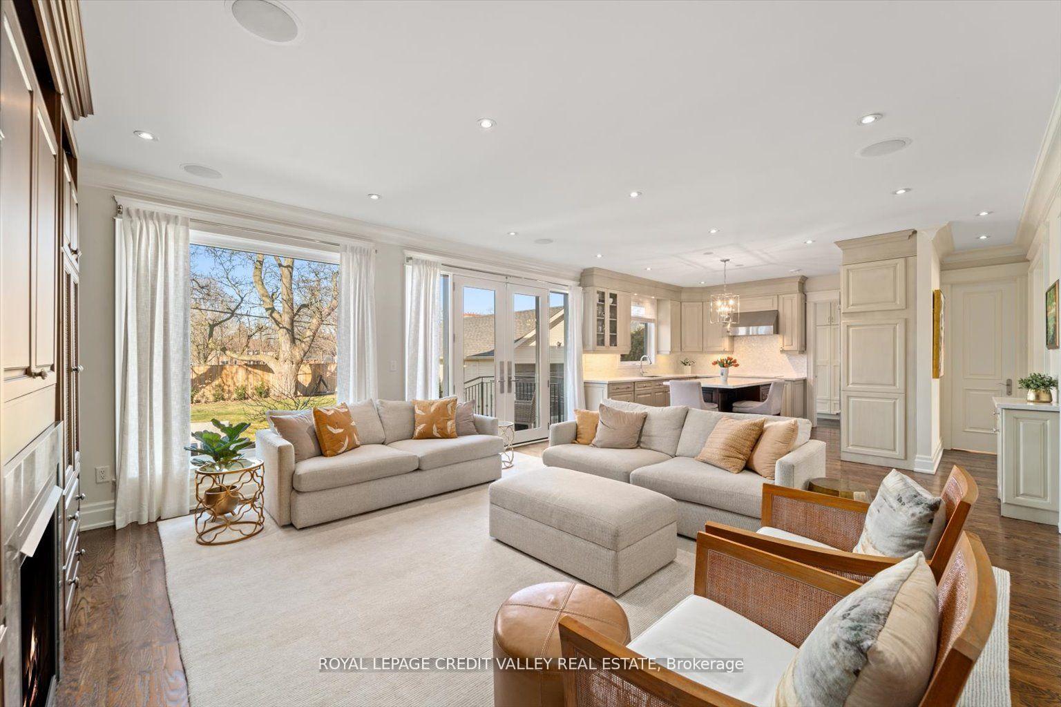 128 Laurel Ave, Toronto, ON M9B4T6 | 4 Bedroom 5 Bathroom Detached House | Image 12