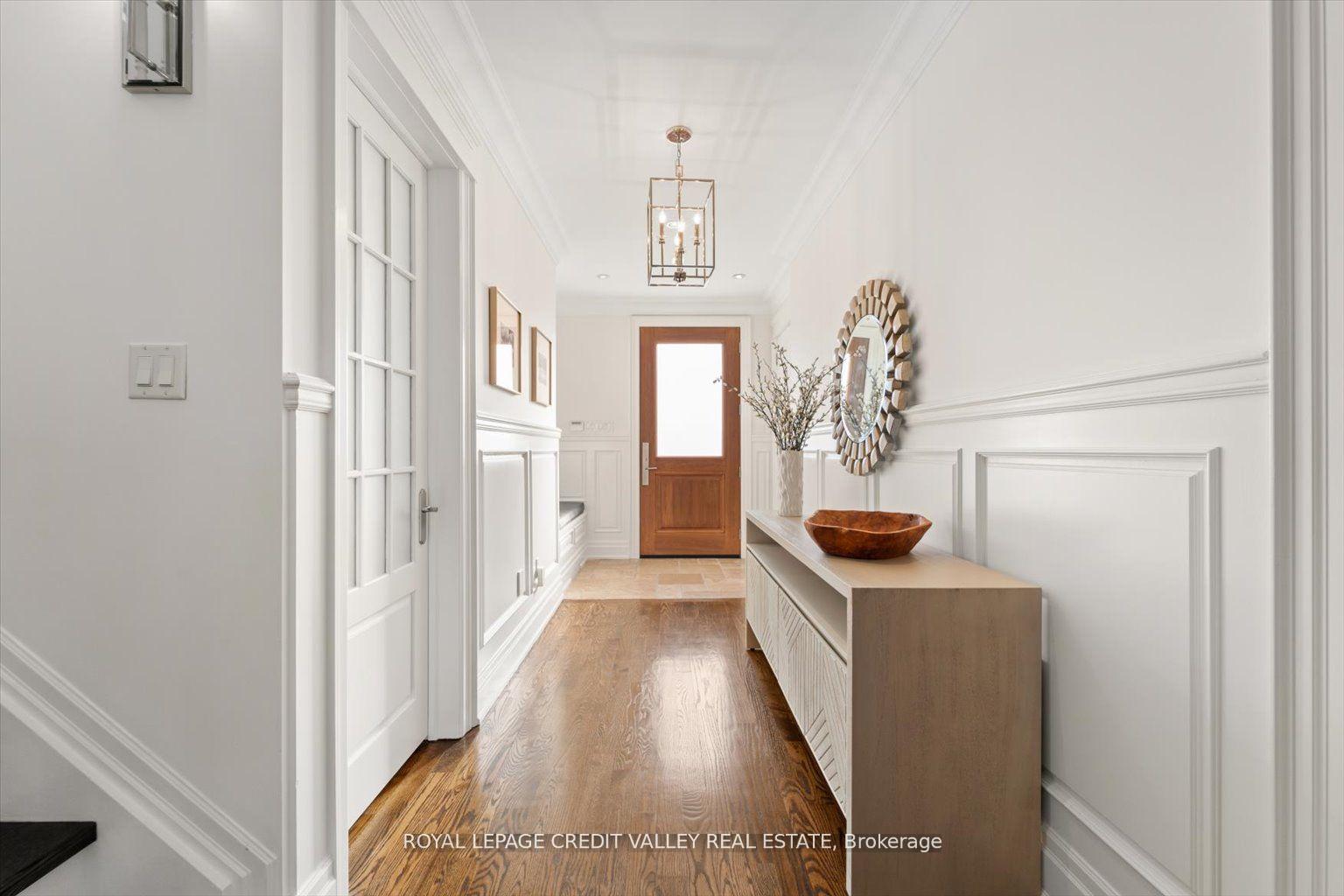 128 Laurel Ave, Toronto, ON M9B4T6 | 4 Bedroom 5 Bathroom Detached House | Image 2