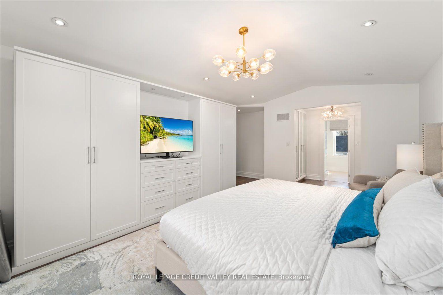 128 Laurel Ave, Toronto, ON M9B4T6 | 4 Bedroom 5 Bathroom Detached House | Image 20