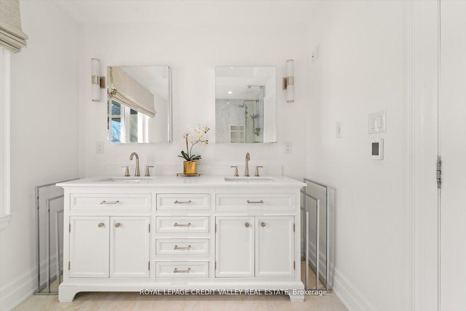 128 Laurel Ave, Toronto, ON M9B4T6 | 4 Bedroom 5 Bathroom Detached House | Image 22