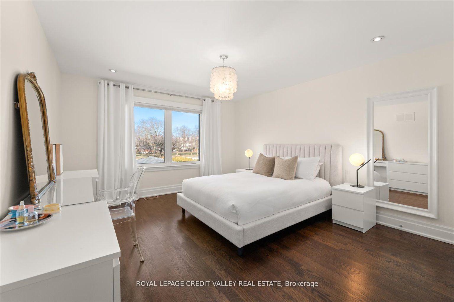 128 Laurel Ave, Toronto, ON M9B4T6 | 4 Bedroom 5 Bathroom Detached House | Image 24