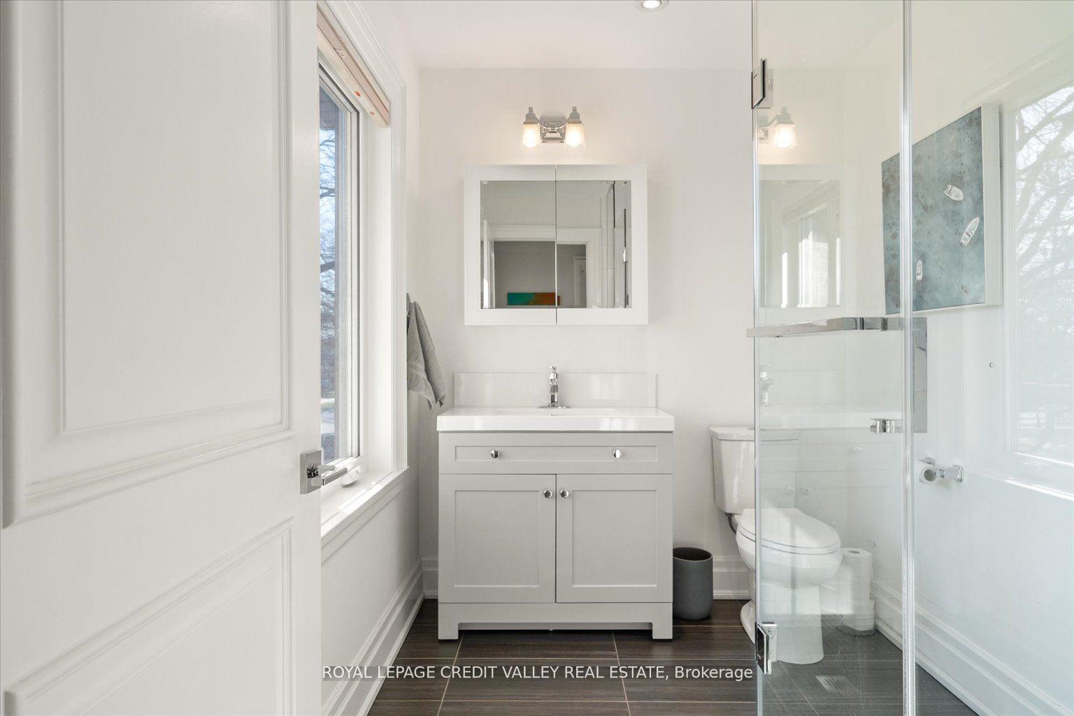 128 Laurel Ave, Toronto, ON M9B4T6 | 4 Bedroom 5 Bathroom Detached House | Image 25