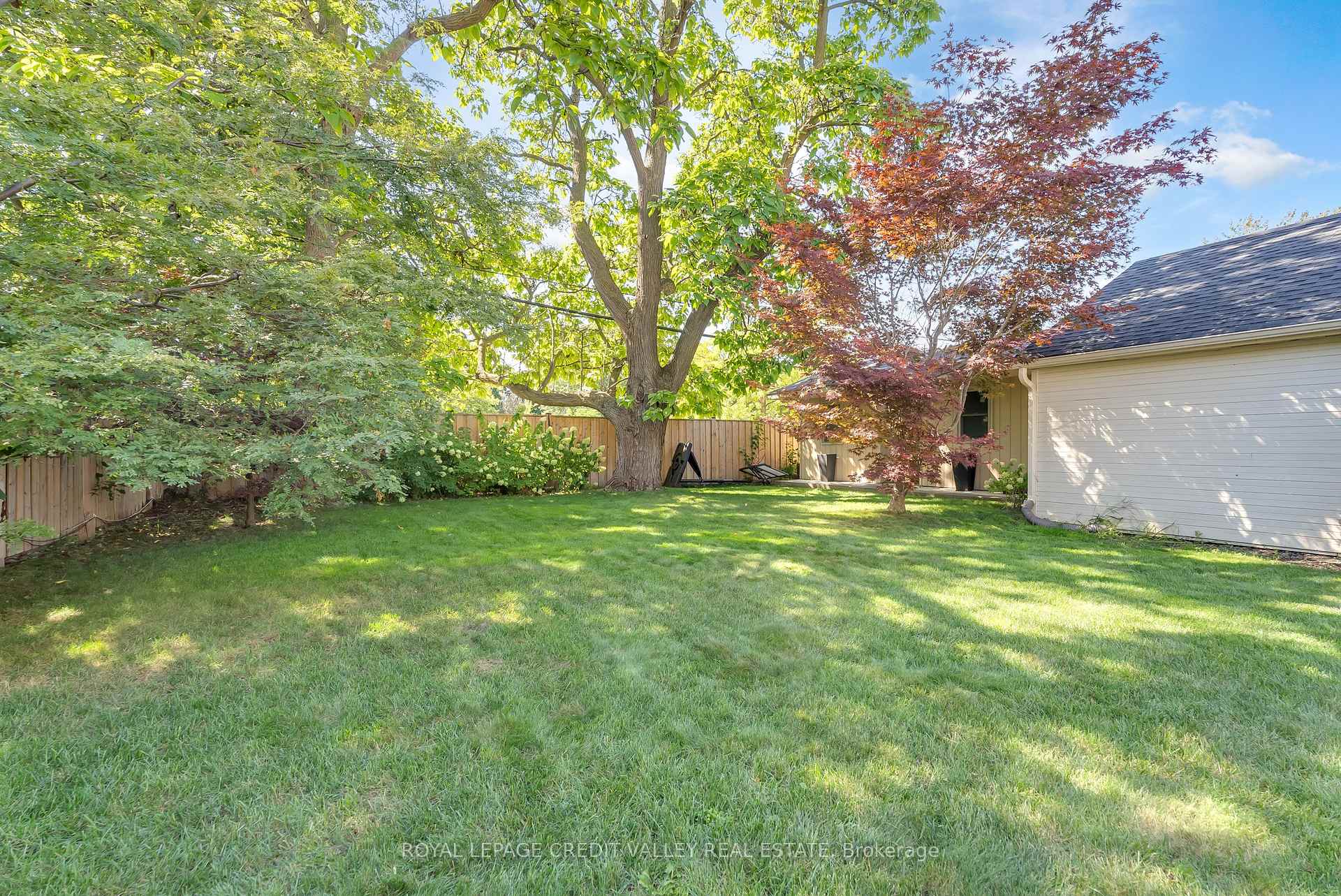 128 Laurel Ave, Toronto, ON M9B4T6 | 4 Bedroom 5 Bathroom Detached House | Image 38