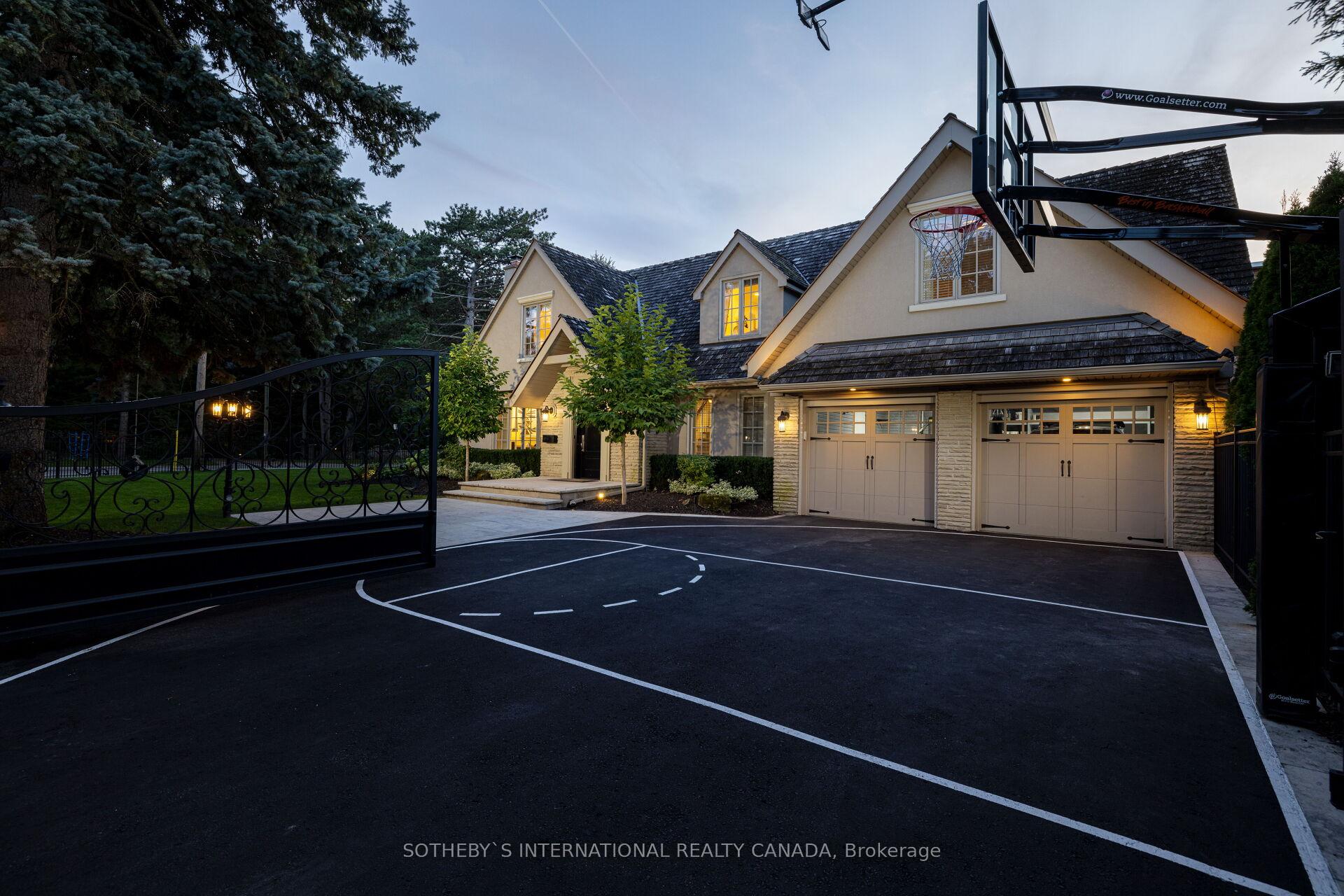 10 Edgehill Rd, Toronto, ON M9A4N3 | 4 Bedroom 5 Bathroom Detached House | Image 1