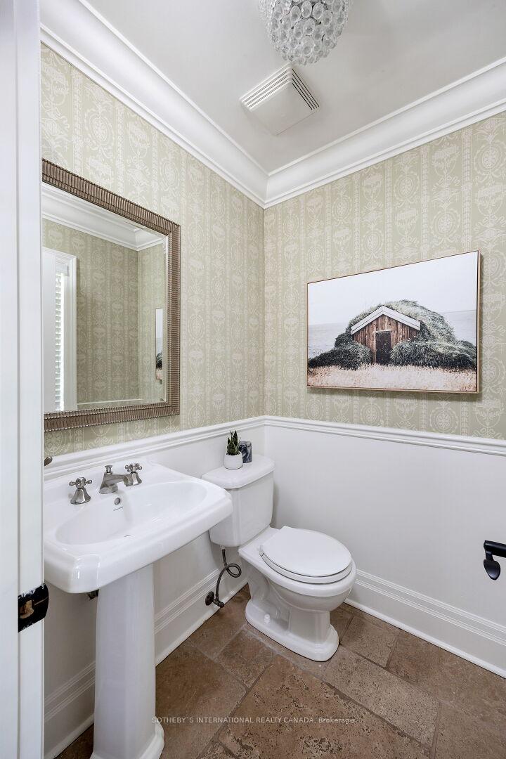 10 Edgehill Rd, Toronto, ON M9A4N3 | 4 Bedroom 5 Bathroom Detached House | Image 12