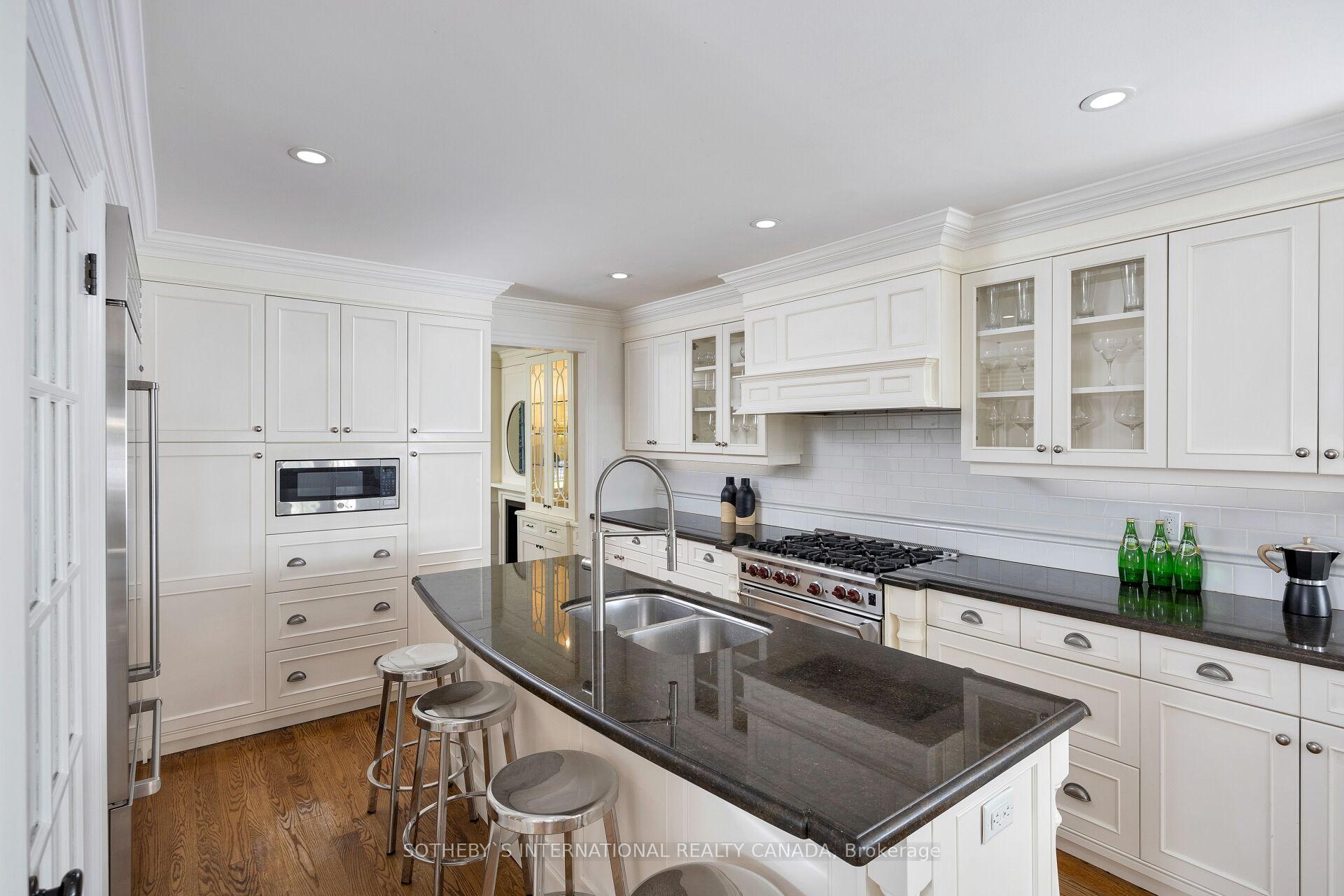 10 Edgehill Rd, Toronto, ON M9A4N3 | 4 Bedroom 5 Bathroom Detached House | Image 14