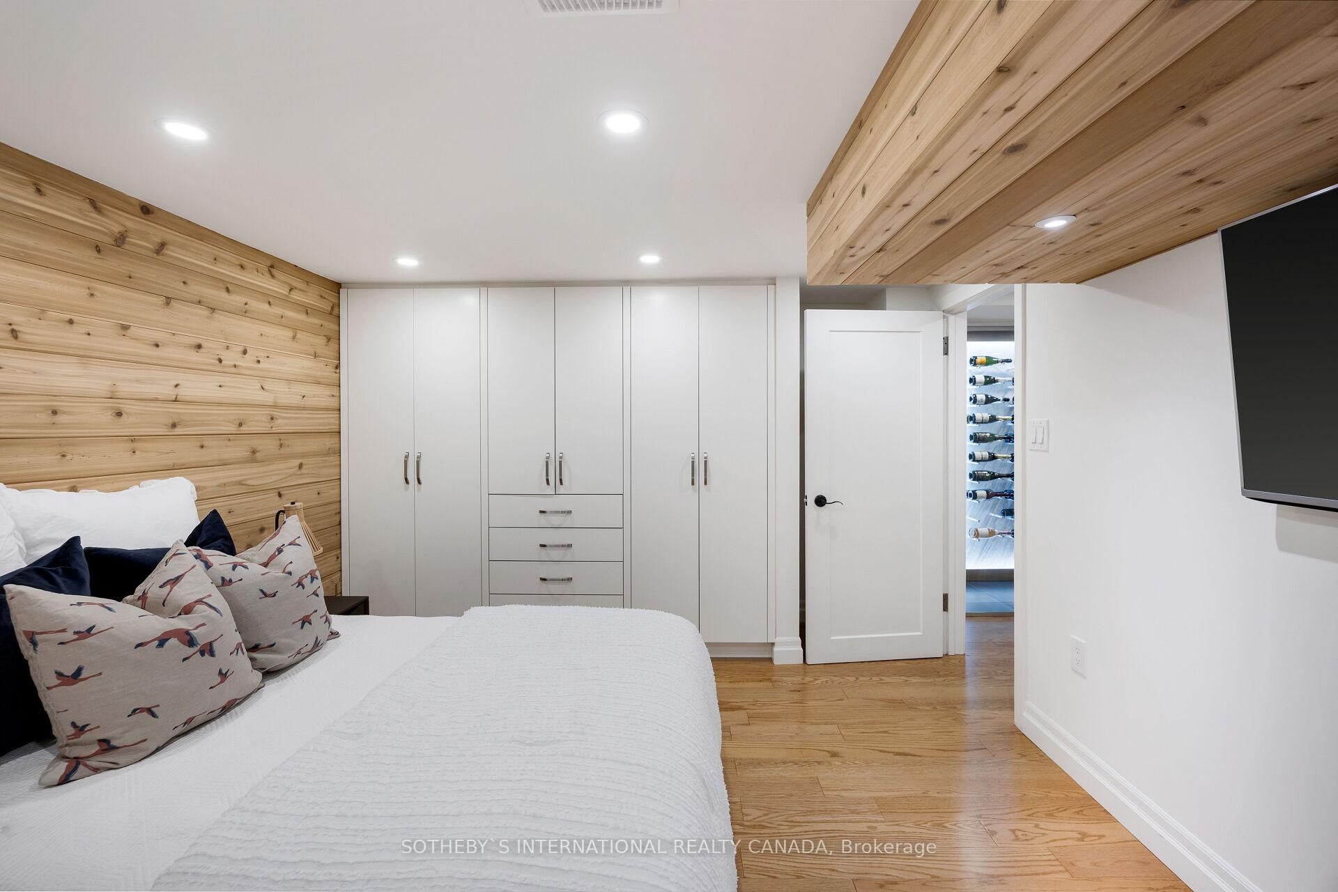 10 Edgehill Rd, Toronto, ON M9A4N3 | 4 Bedroom 5 Bathroom Detached House | Image 36