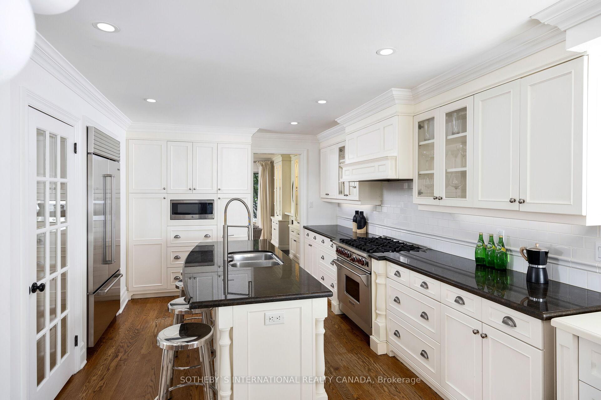 10 Edgehill Rd, Toronto, ON M9A4N3 | 4 Bedroom 5 Bathroom Detached House | Image 9