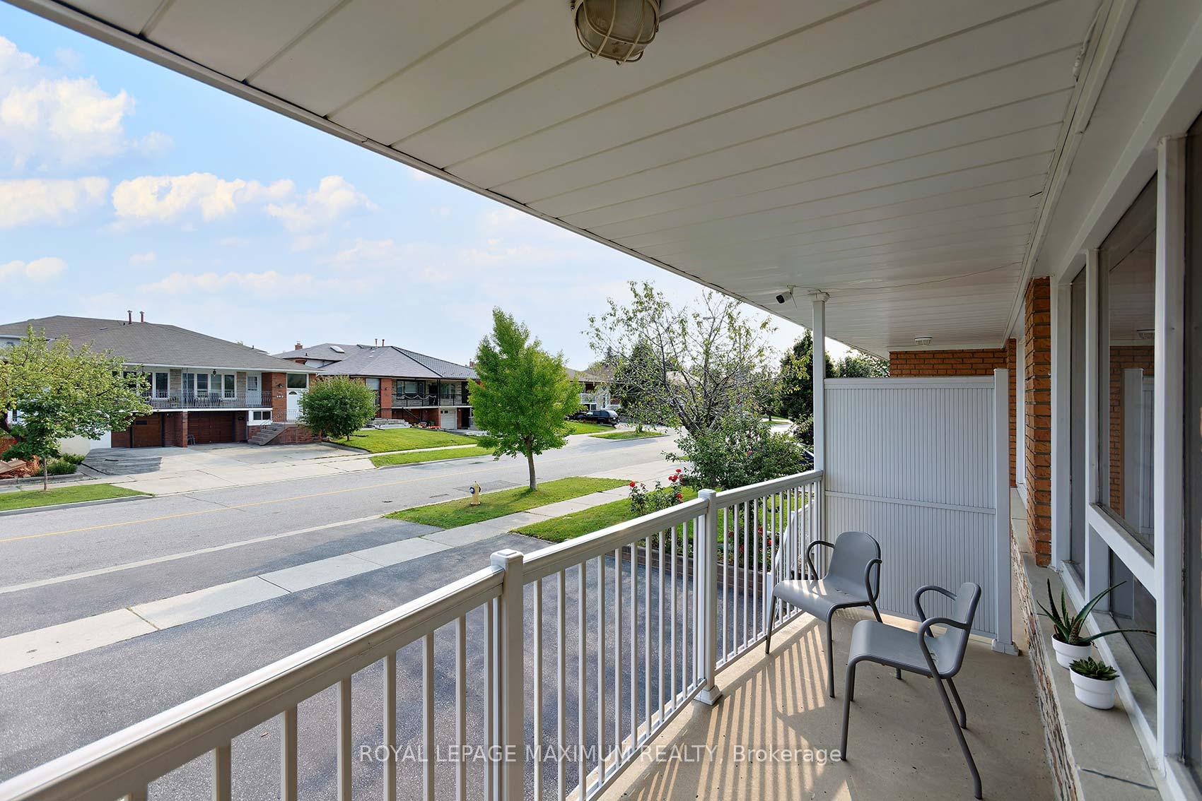 199 Cabana Dr, Toronto, ON M9L1L2 | 3 Bedroom 2 Bathroom Semi-Detached House | Image 11