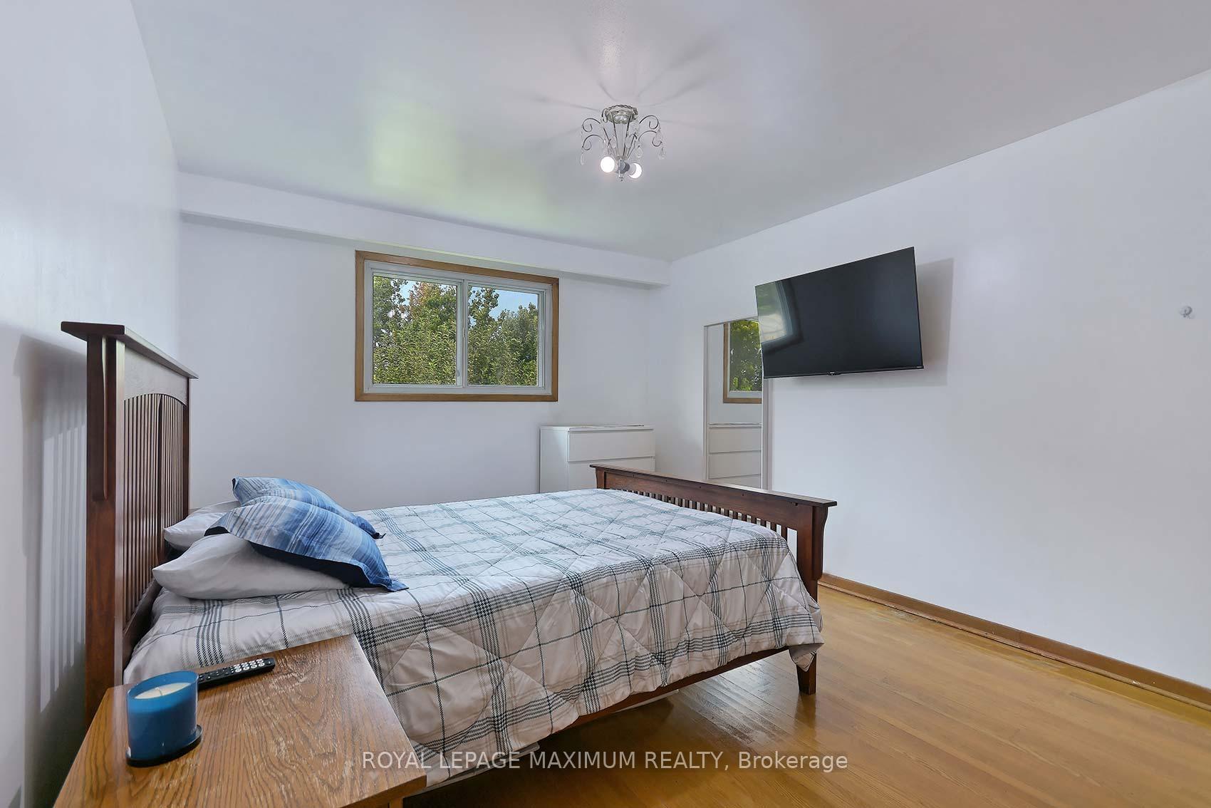 199 Cabana Dr, Toronto, ON M9L1L2 | 3 Bedroom 2 Bathroom Semi-Detached House | Image 20