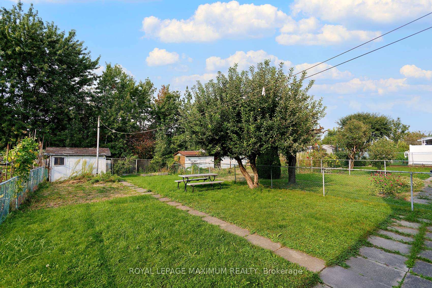 199 Cabana Dr, Toronto, ON M9L1L2 | 3 Bedroom 2 Bathroom Semi-Detached House | Image 37