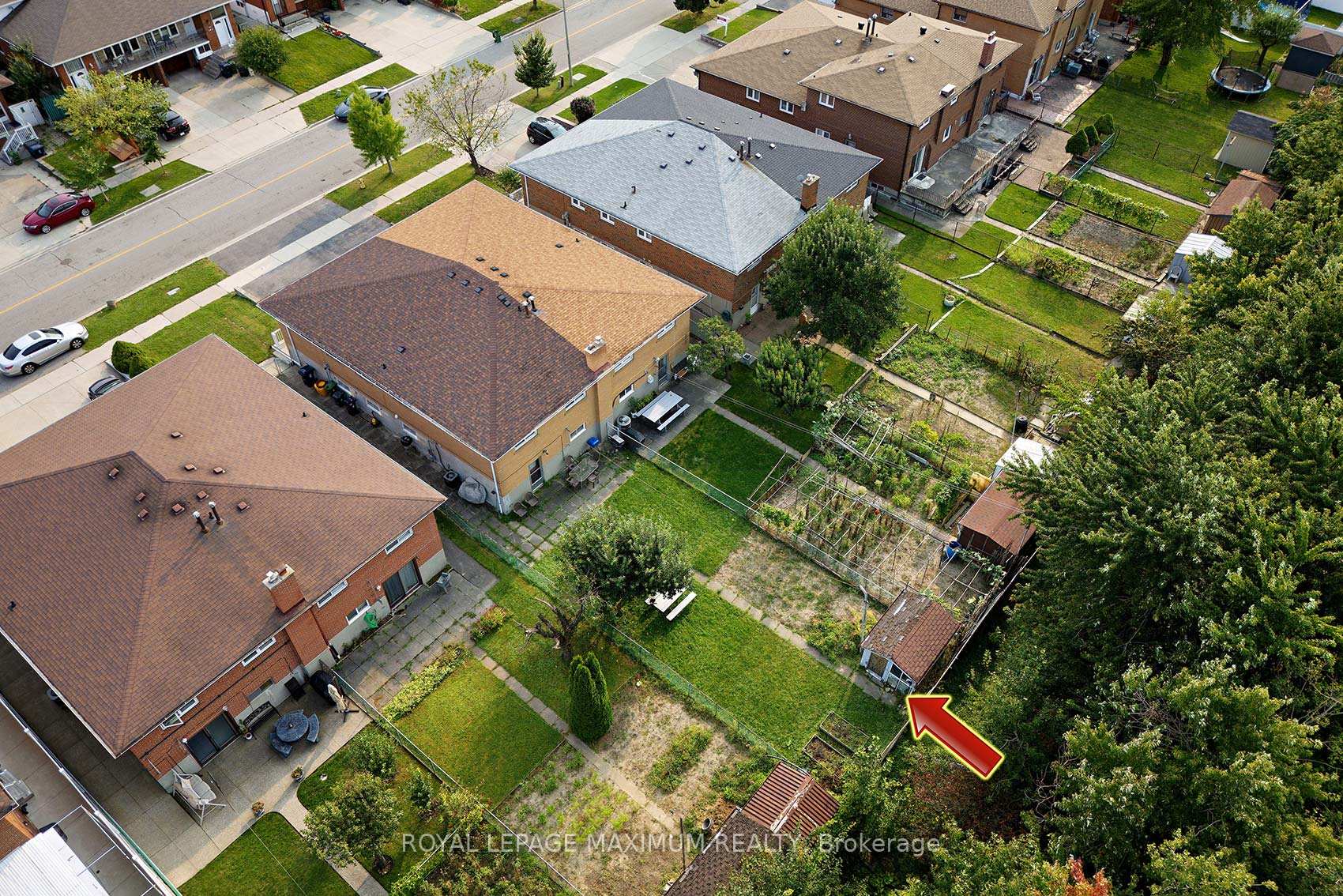 199 Cabana Dr, Toronto, ON M9L1L2 | 3 Bedroom 2 Bathroom Semi-Detached House | Image 38