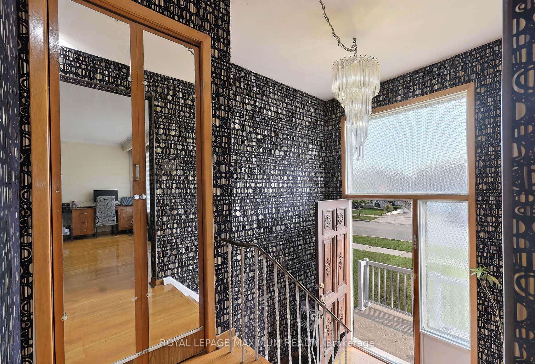 199 Cabana Dr, Toronto, ON M9L1L2 | 3 Bedroom 2 Bathroom Semi-Detached House | Image 4