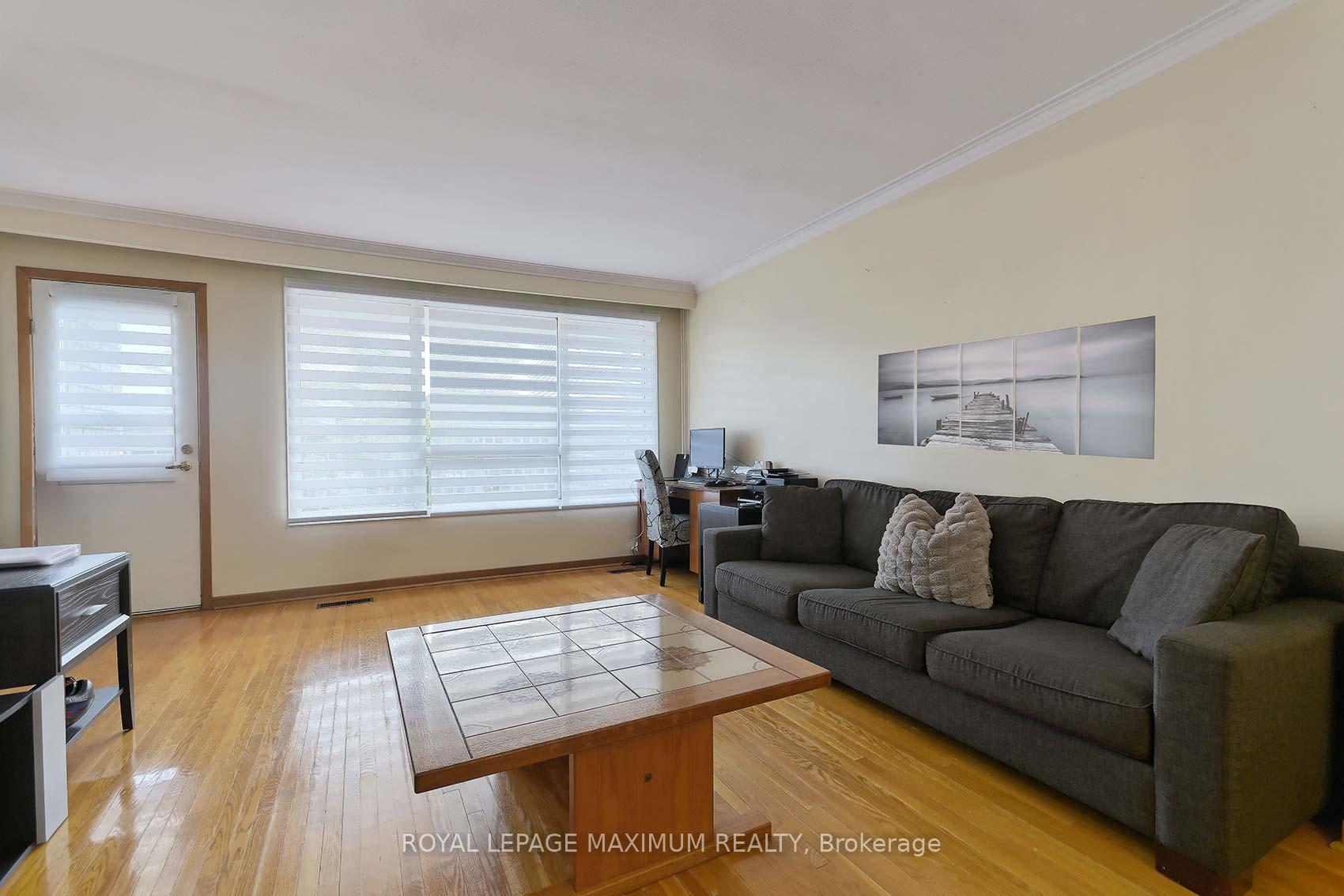 199 Cabana Dr, Toronto, ON M9L1L2 | 3 Bedroom 2 Bathroom Semi-Detached House | Image 8