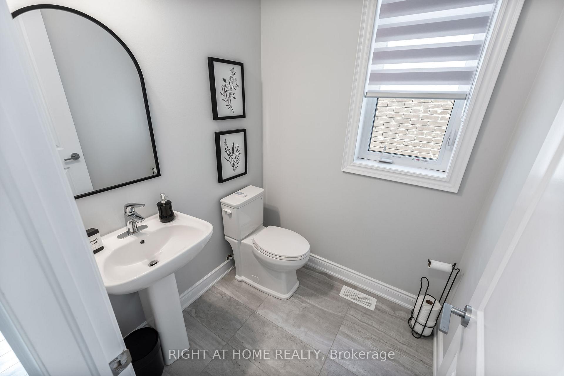 18 Kipling Grove Crt, Toronto, ON M9B0C6 | 3 Bedroom 4 Bathroom Detached House | Image 10