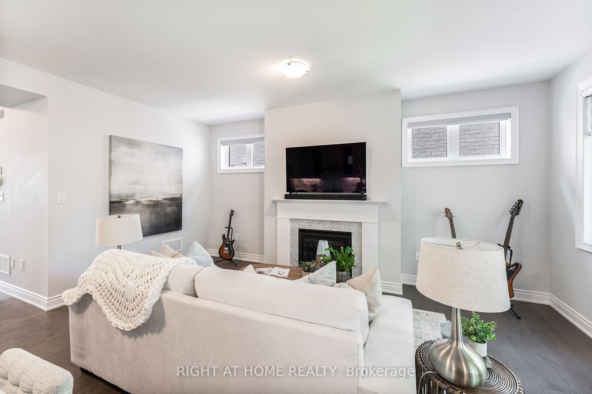 18 Kipling Grove Crt, Toronto, ON M9B0C6 | 3 Bedroom 4 Bathroom Detached House | Image 8