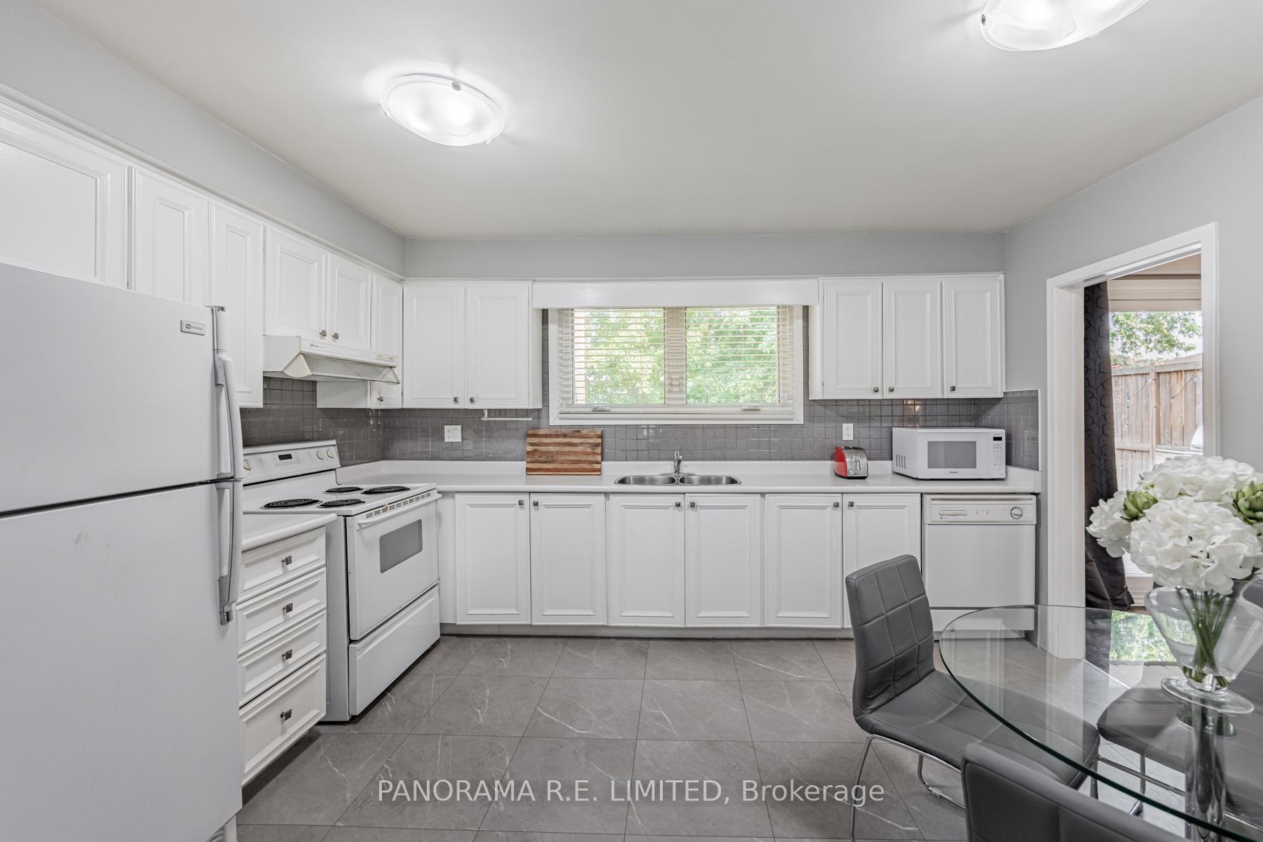 11 Park Manor Dr, Toronto, ON M9B5C1 | 4 Bedroom 3 Bathroom Detached House | Image 11