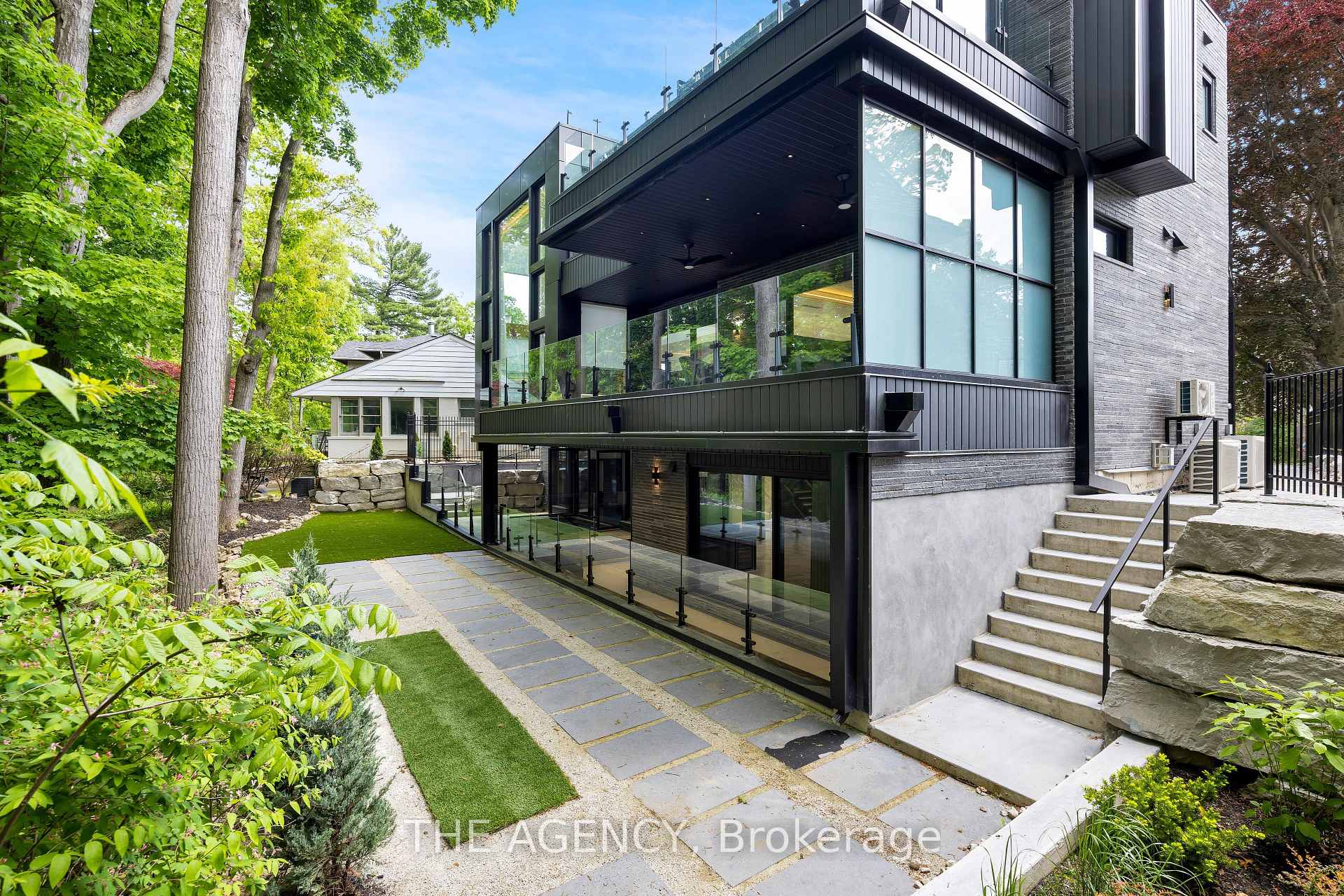 91 Valecrest Dr, Toronto, ON M9A4P5 | 4 Bedroom 8 Bathroom Detached House | Image 9