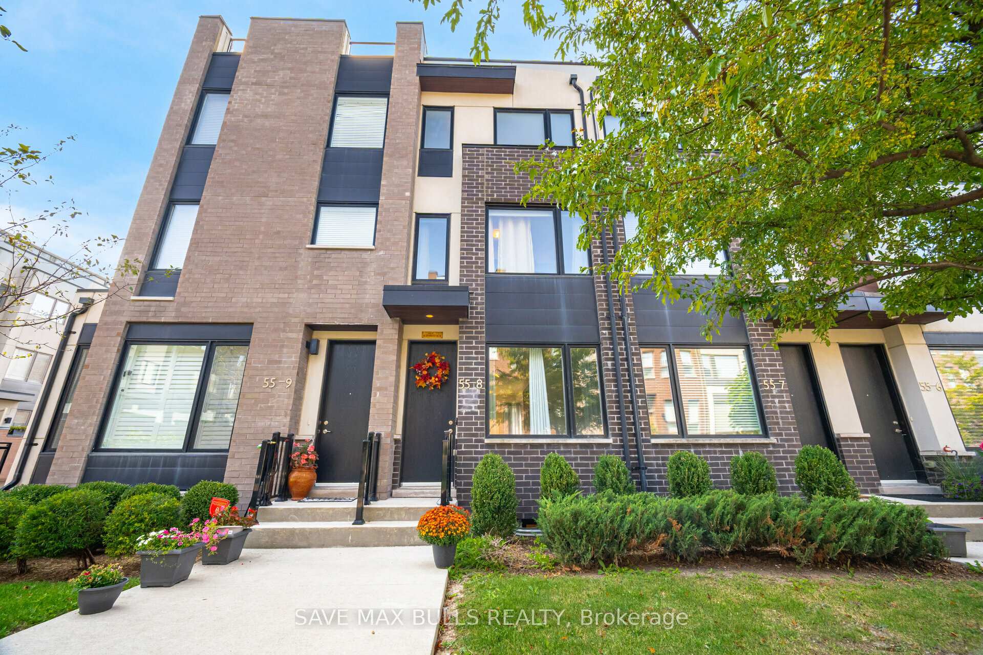 #8 - 55 Thomas Mulholland Dr, Toronto, ON M3K0A7 | 3 Bedroom 3 Bathroom Condo Townhouse | Image 1