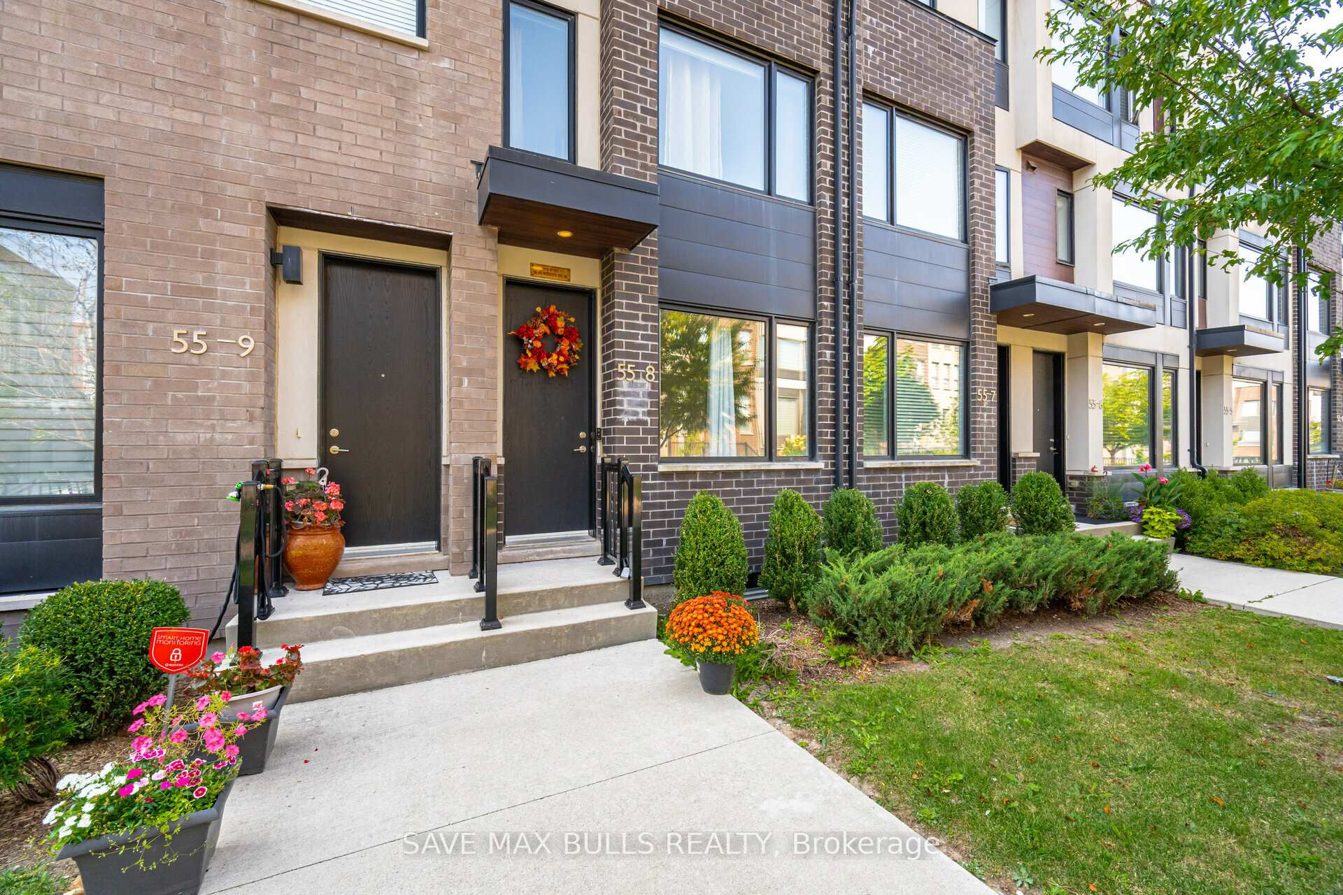 #8 - 55 Thomas Mulholland Dr, Toronto, ON M3K0A7 | 3 Bedroom 3 Bathroom Condo Townhouse | Image 2