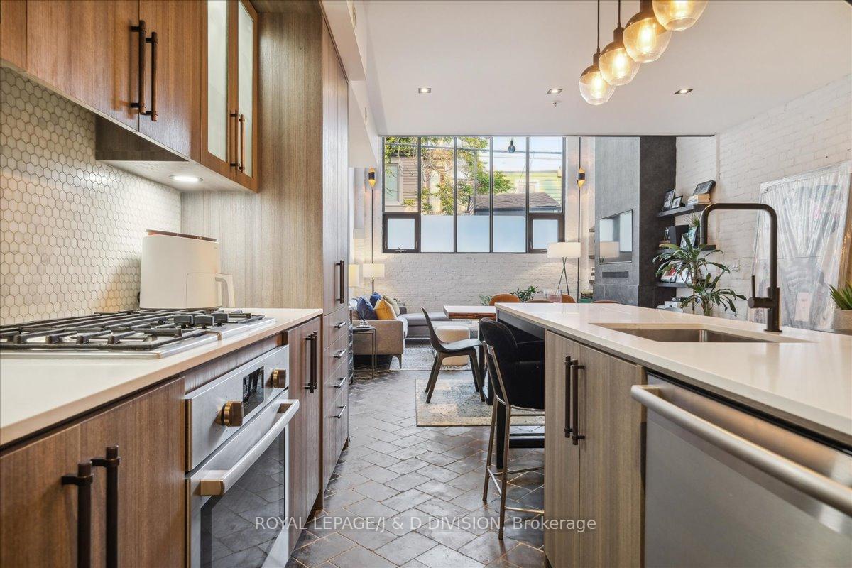 #TH 8 - 50 Bartlett Ave, Toronto, ON M6H3E6 | 2 Bedroom 3 Bathroom Condo Townhouse | Image 15