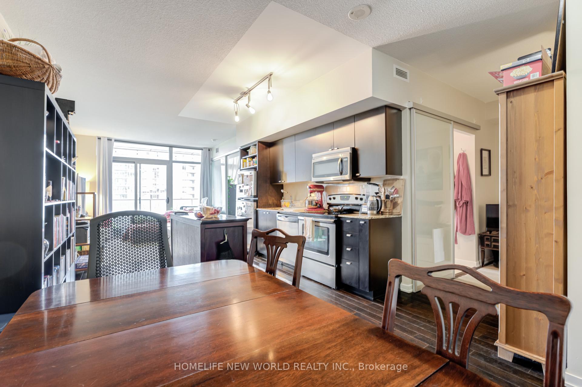 #2014 - 103 The Queensway Ave, Toronto, ON M6S5B3 | 1 Bedroom 1 Bathroom Condo Apt | Image 11
