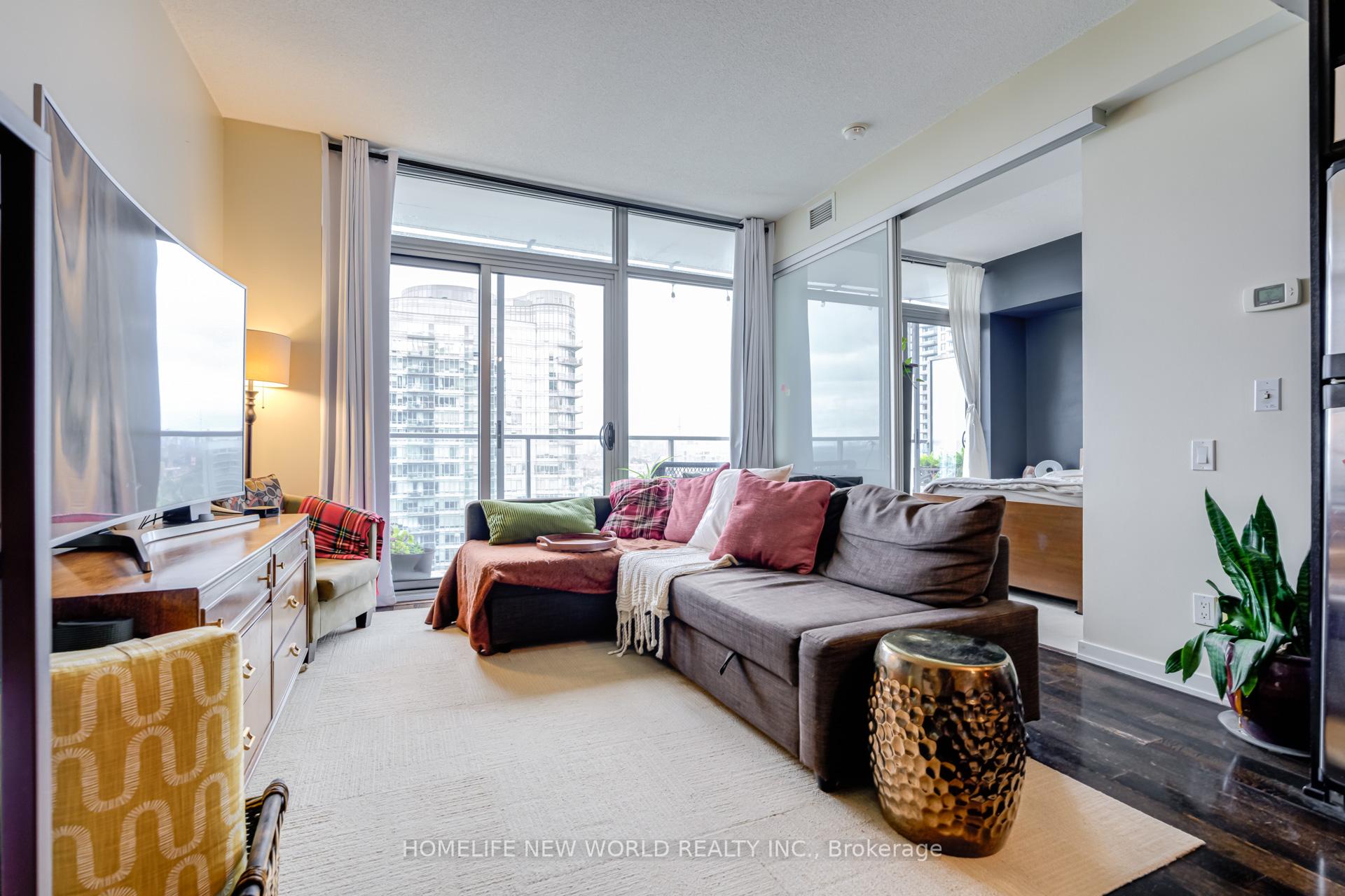 #2014 - 103 The Queensway Ave, Toronto, ON M6S5B3 | 1 Bedroom 1 Bathroom Condo Apt | Image 9