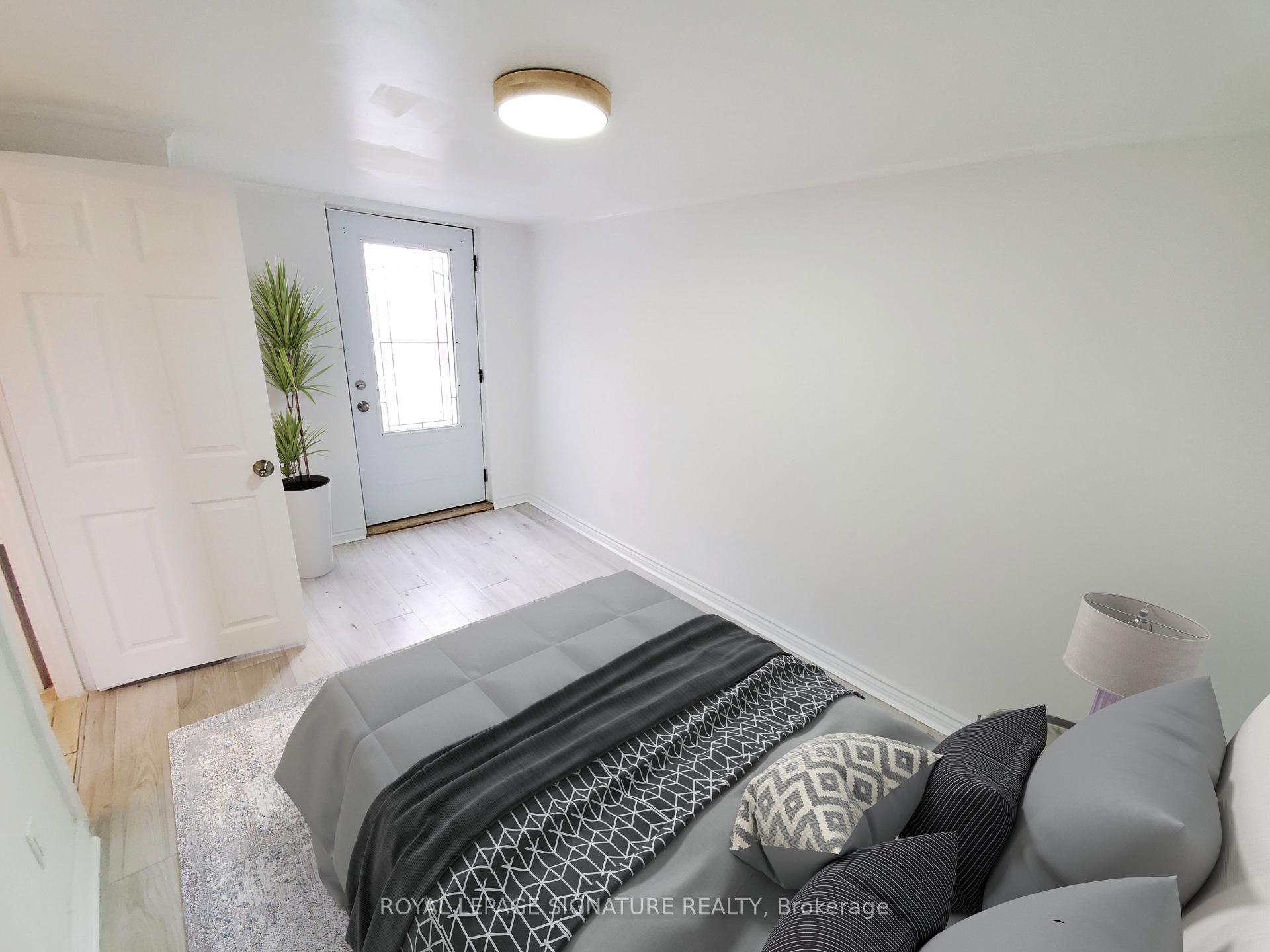 418 Margueretta St, Toronto, ON M6H3S5 | 6 Bedroom 4 Bathroom Detached House | Image 13