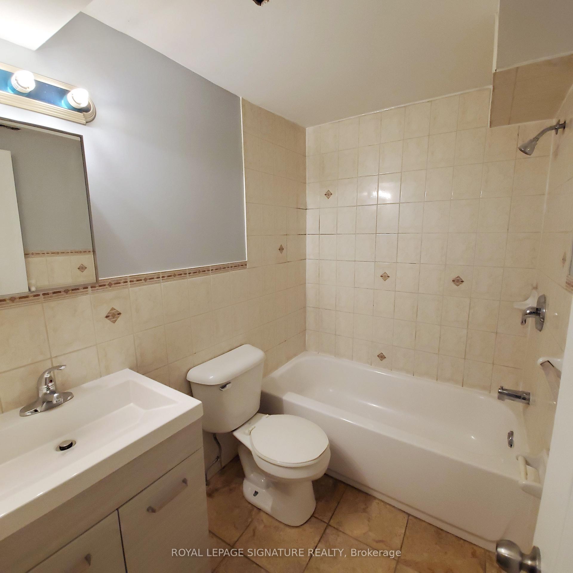 418 Margueretta St, Toronto, ON M6H3S5 | 6 Bedroom 4 Bathroom Detached House | Image 21