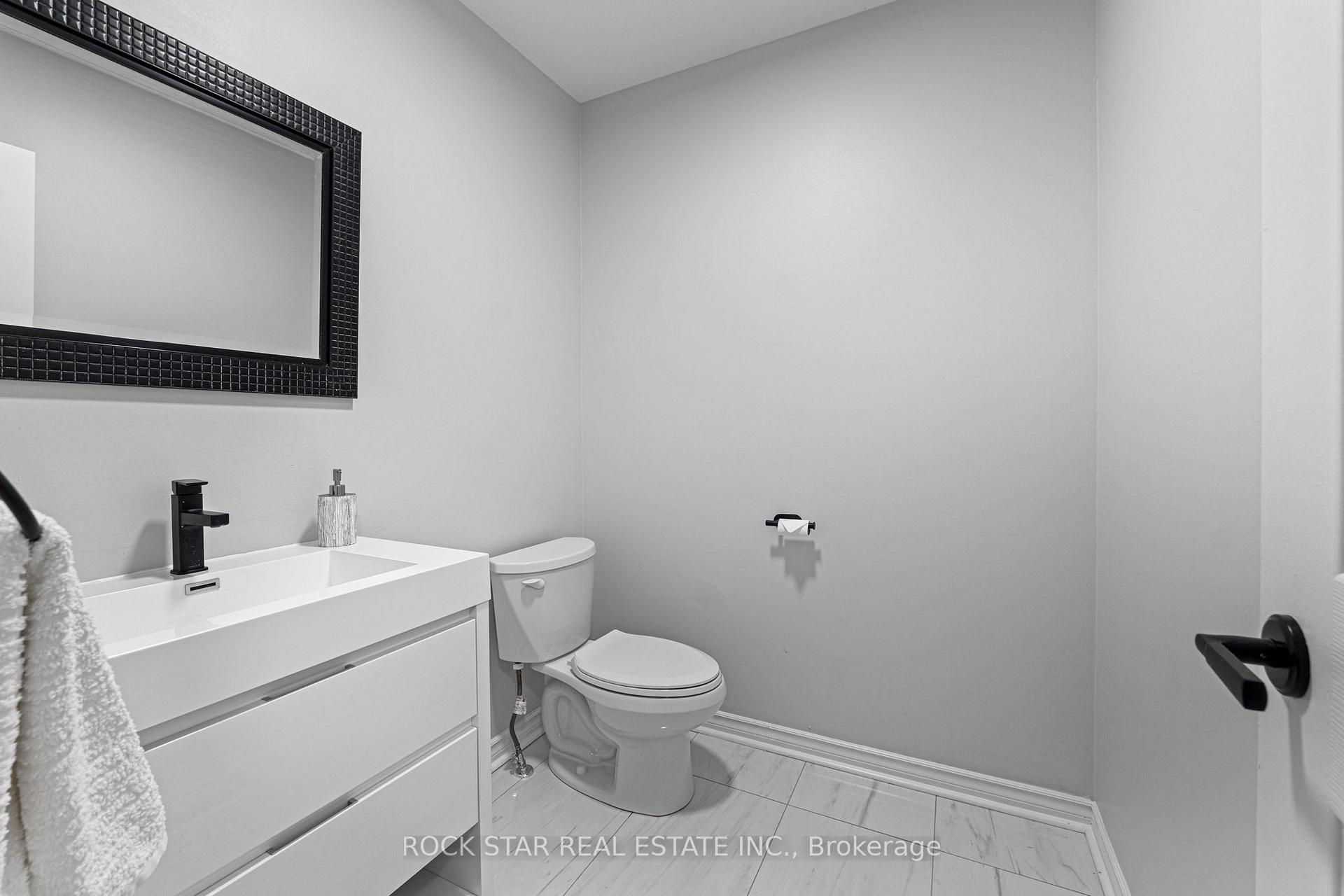 486 Acumen Crt, Mississauga, ON L5W0E2 | 4 Bedroom 3 Bathroom Detached House | Image 11