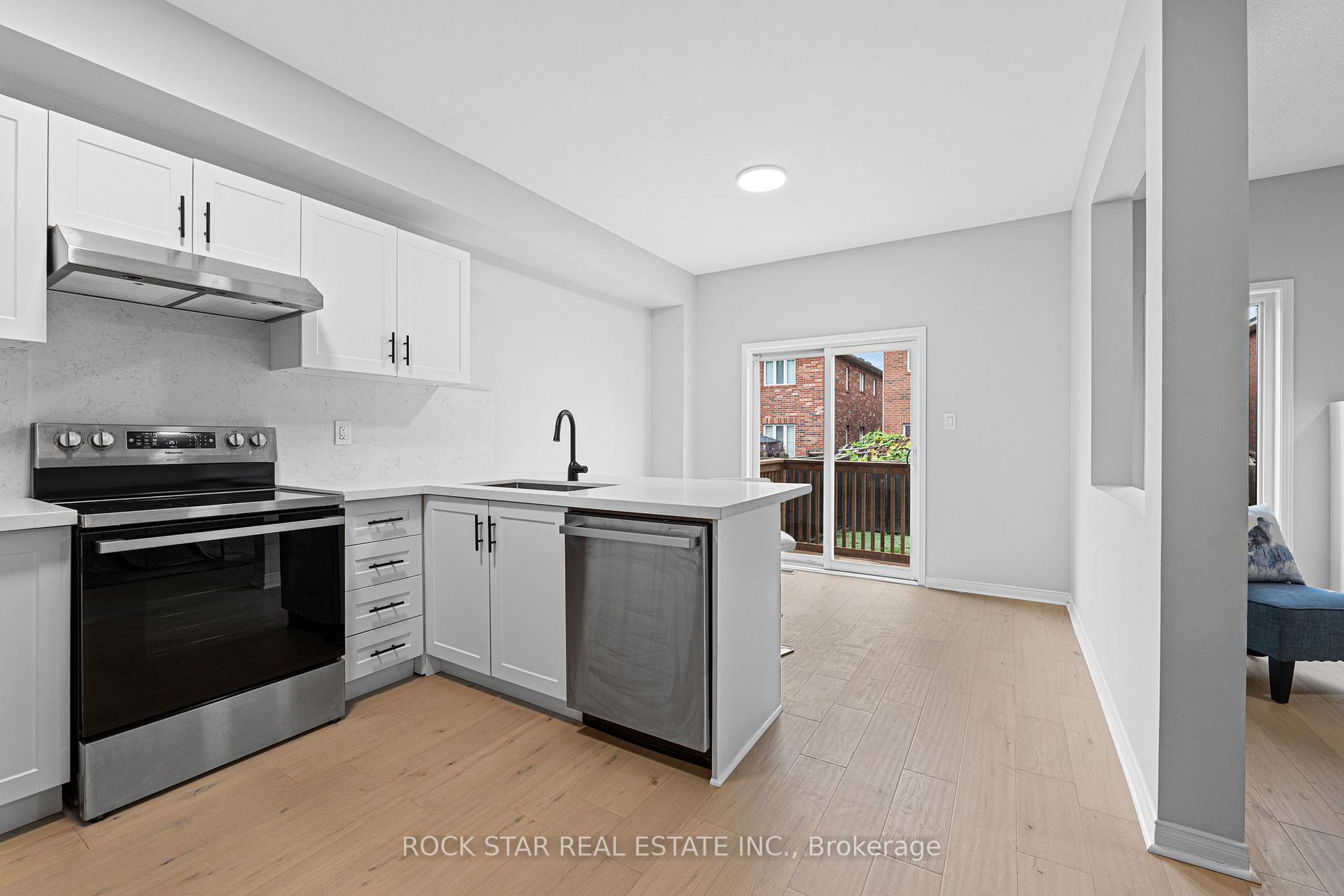 486 Acumen Crt, Mississauga, ON L5W0E2 | 4 Bedroom 3 Bathroom Detached House | Image 7