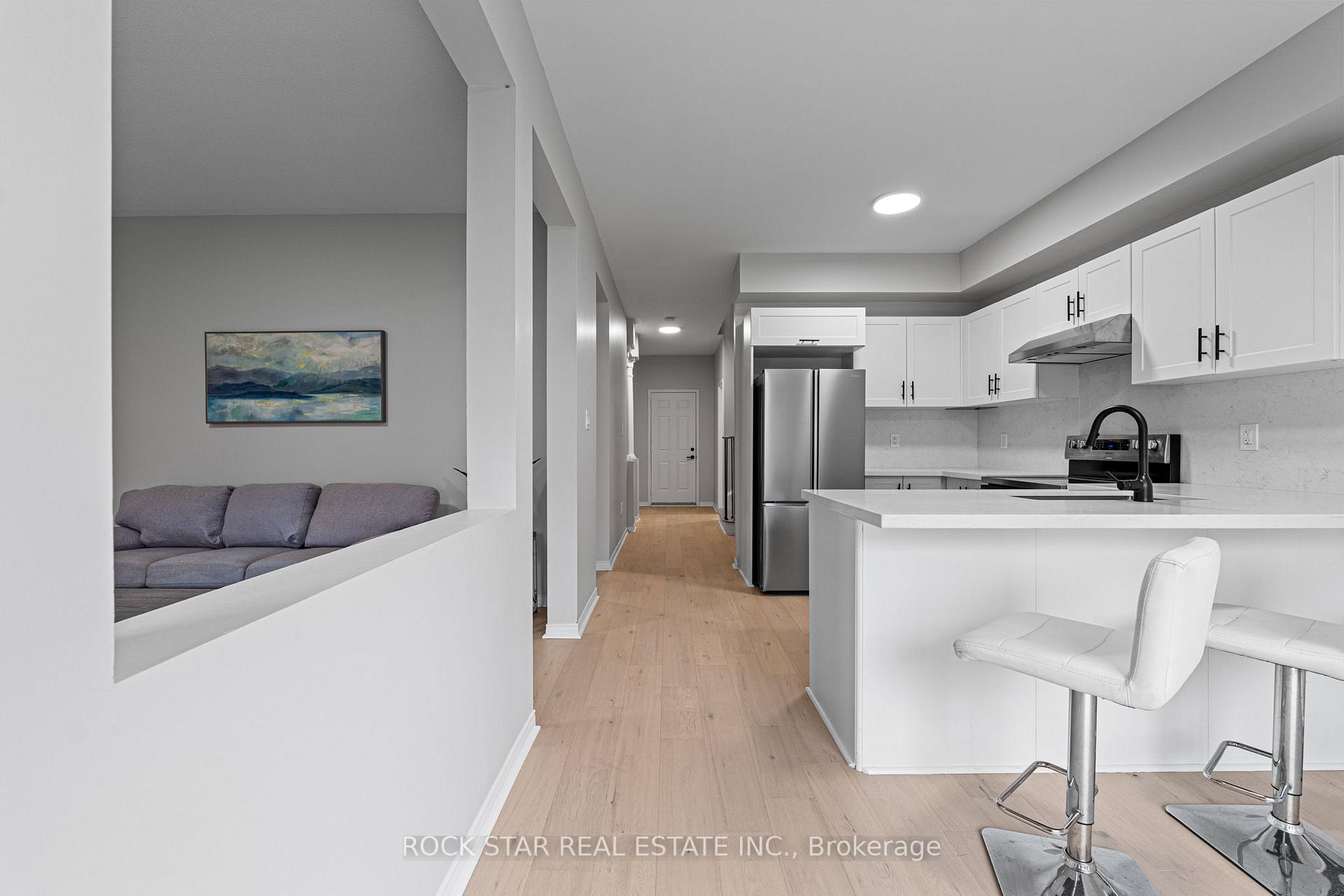 486 Acumen Crt, Mississauga, ON L5W0E2 | 4 Bedroom 3 Bathroom Detached House | Image 8