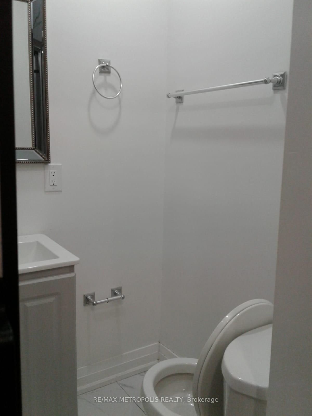 65 Elnathan Cres, Toronto, ON M9L2G2 | 3 Bedroom 4 Bathroom Semi-Detached House | Image 17