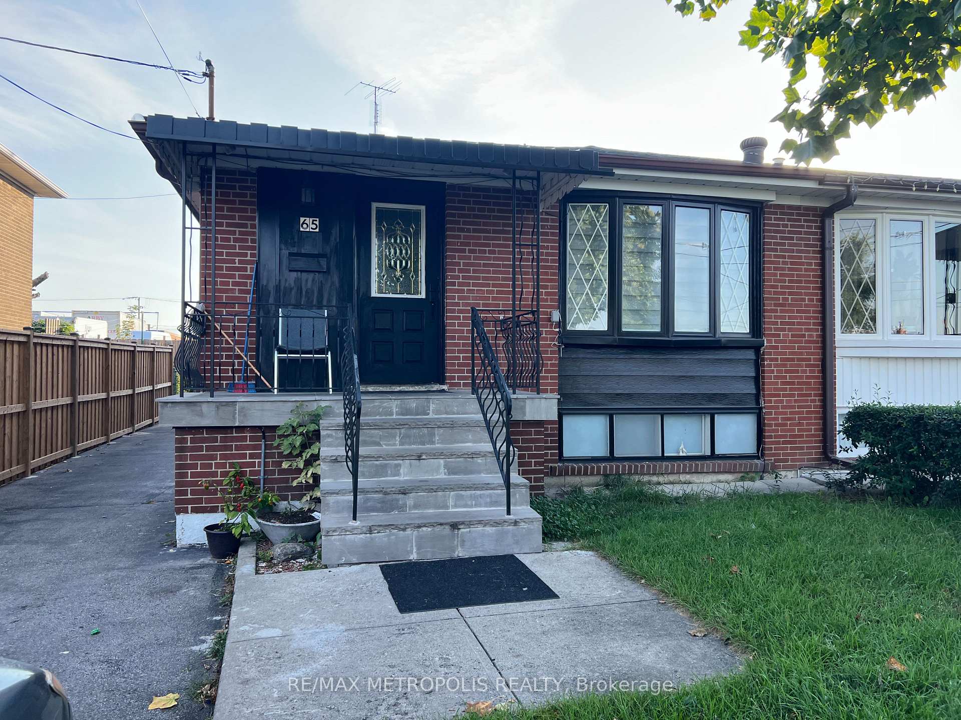 65 Elnathan Cres, Toronto, ON M9L2G2 | 3 Bedroom 4 Bathroom Semi-Detached House | Image 2